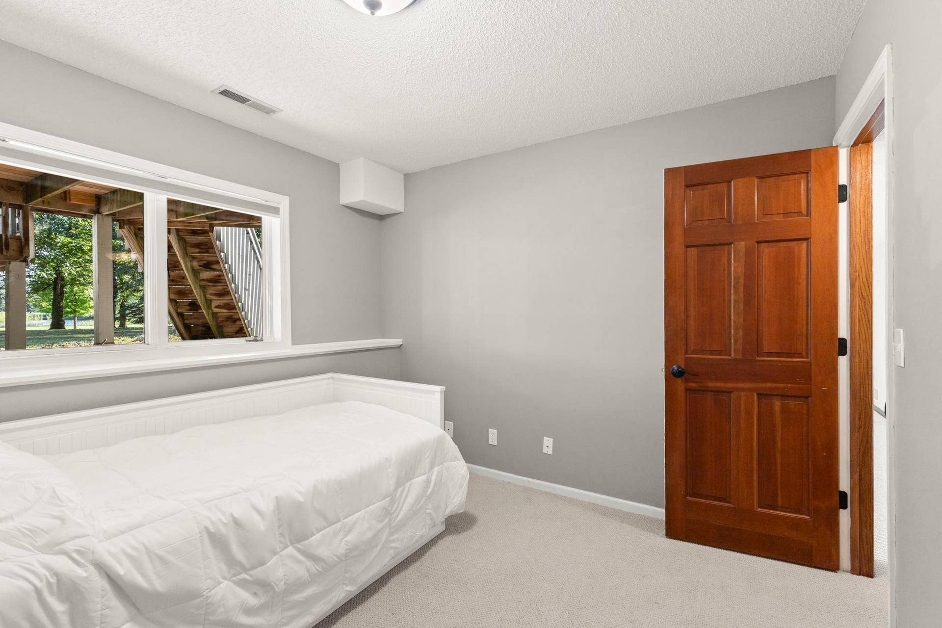 3563 Rae Lane, Woodbury, MN 55125 3563 Rae Lane, Woodbury, MN 55125