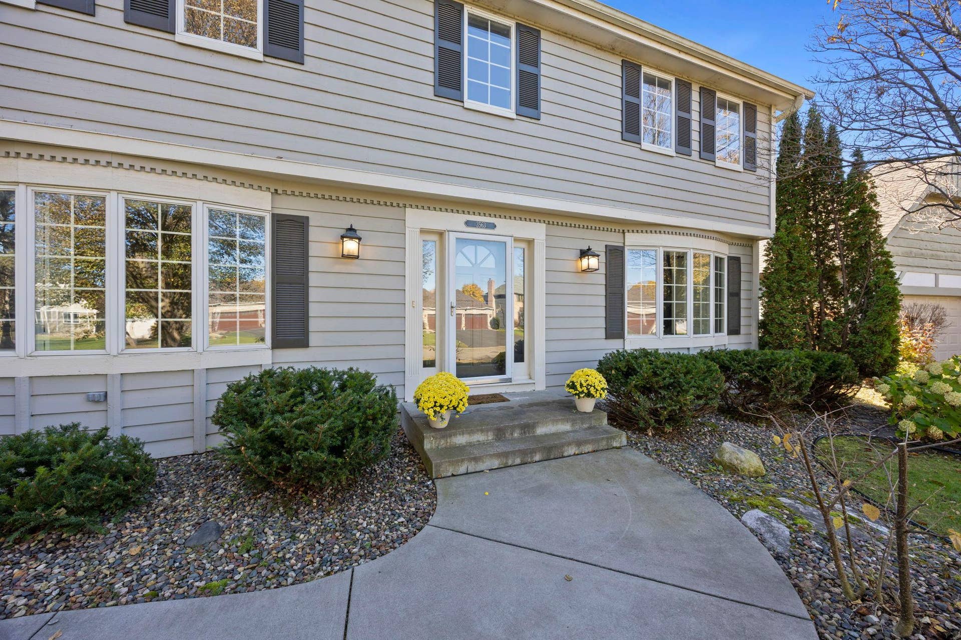 3563 Rae Lane, Woodbury, MN 55125 3563 Rae Lane, Woodbury, MN 55125