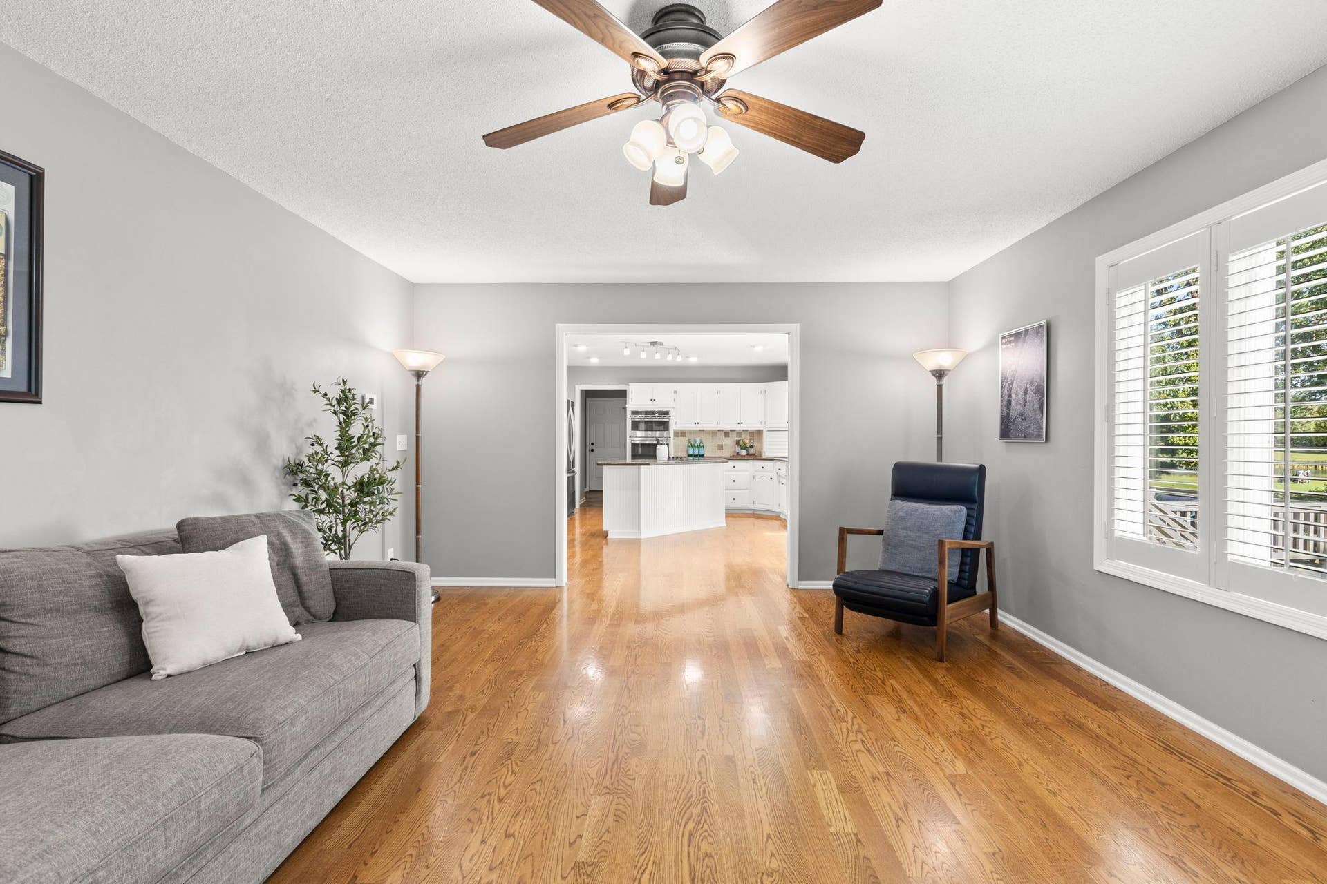 3563 Rae Lane, Woodbury, MN 55125 3563 Rae Lane, Woodbury, MN 55125