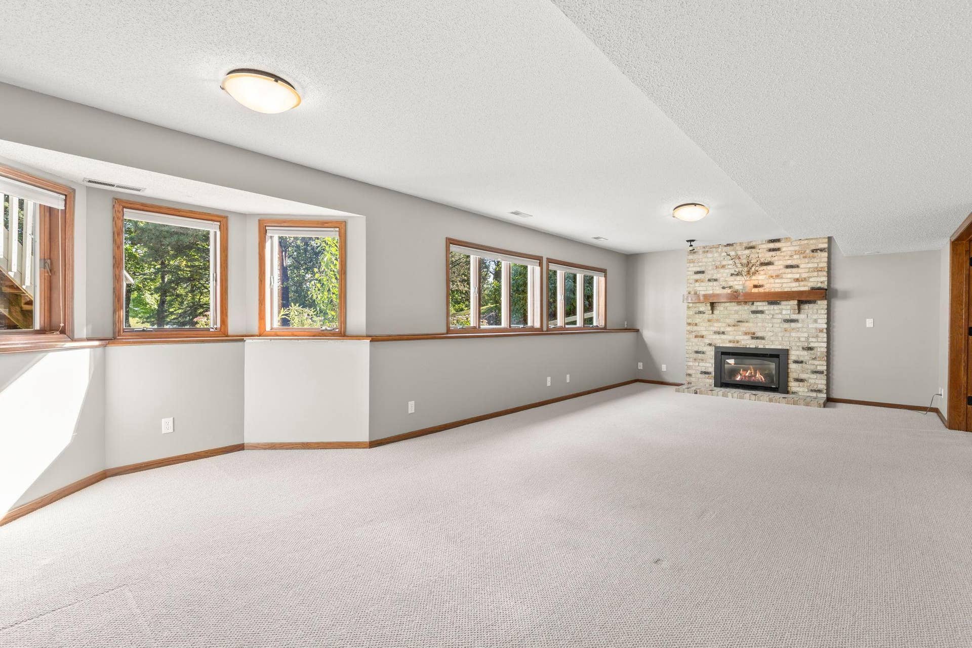 3563 Rae Lane, Woodbury, MN 55125 3563 Rae Lane, Woodbury, MN 55125