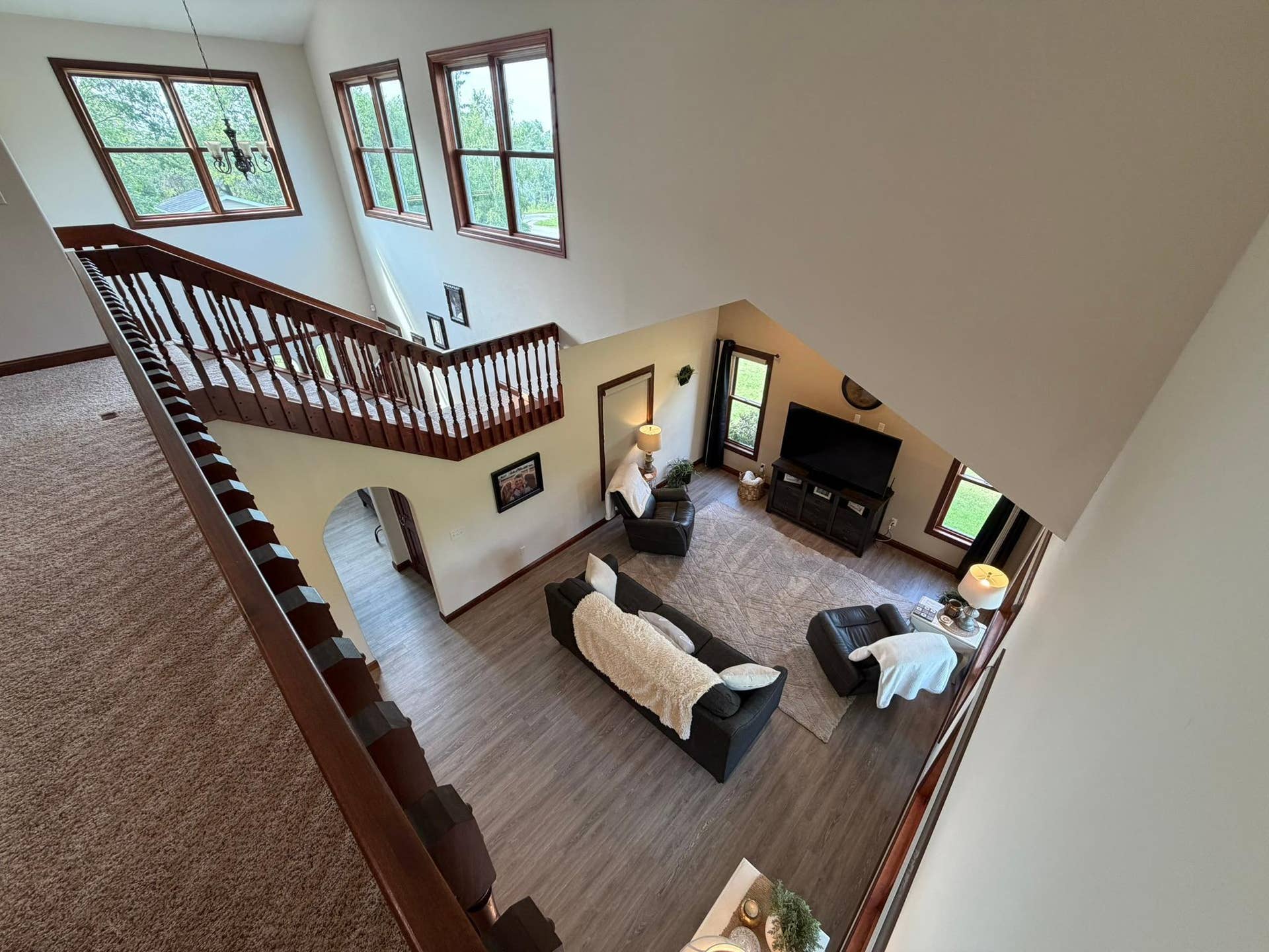 3318 Highland Drive NE, Bemidji, MN 56601 Stair Case