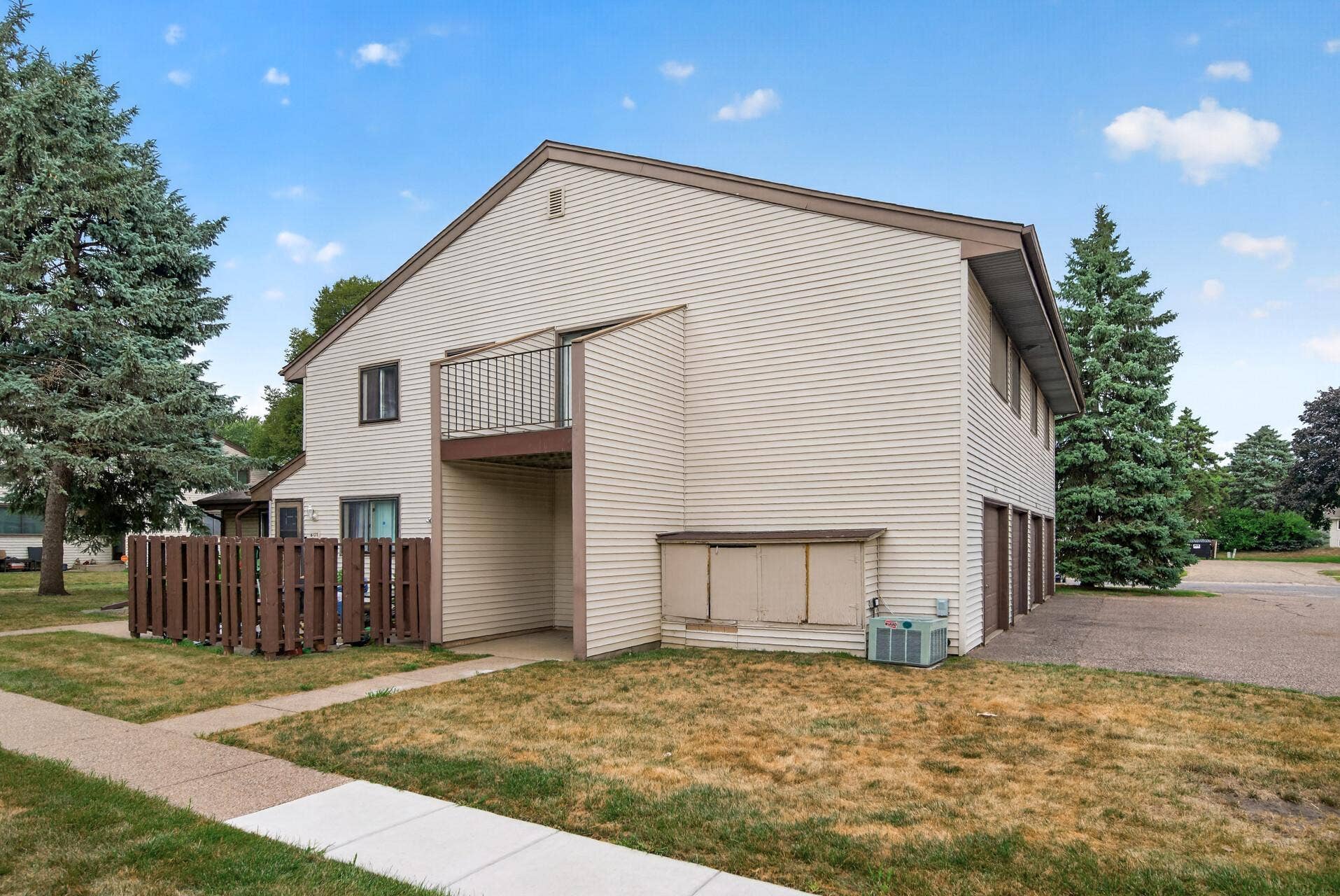 6133 72nd Lane N, Brooklyn Park, MN 55429 01_6133_72nd1_mls.jpg