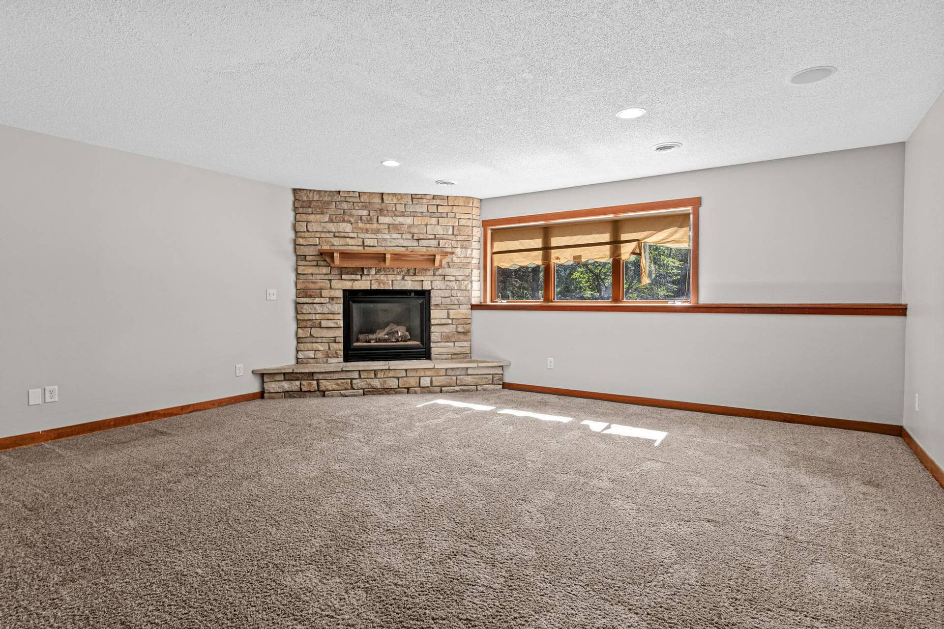 2417 87th Trail N, Brooklyn Park, MN 55443 2417 87th Trail N-18.jpg