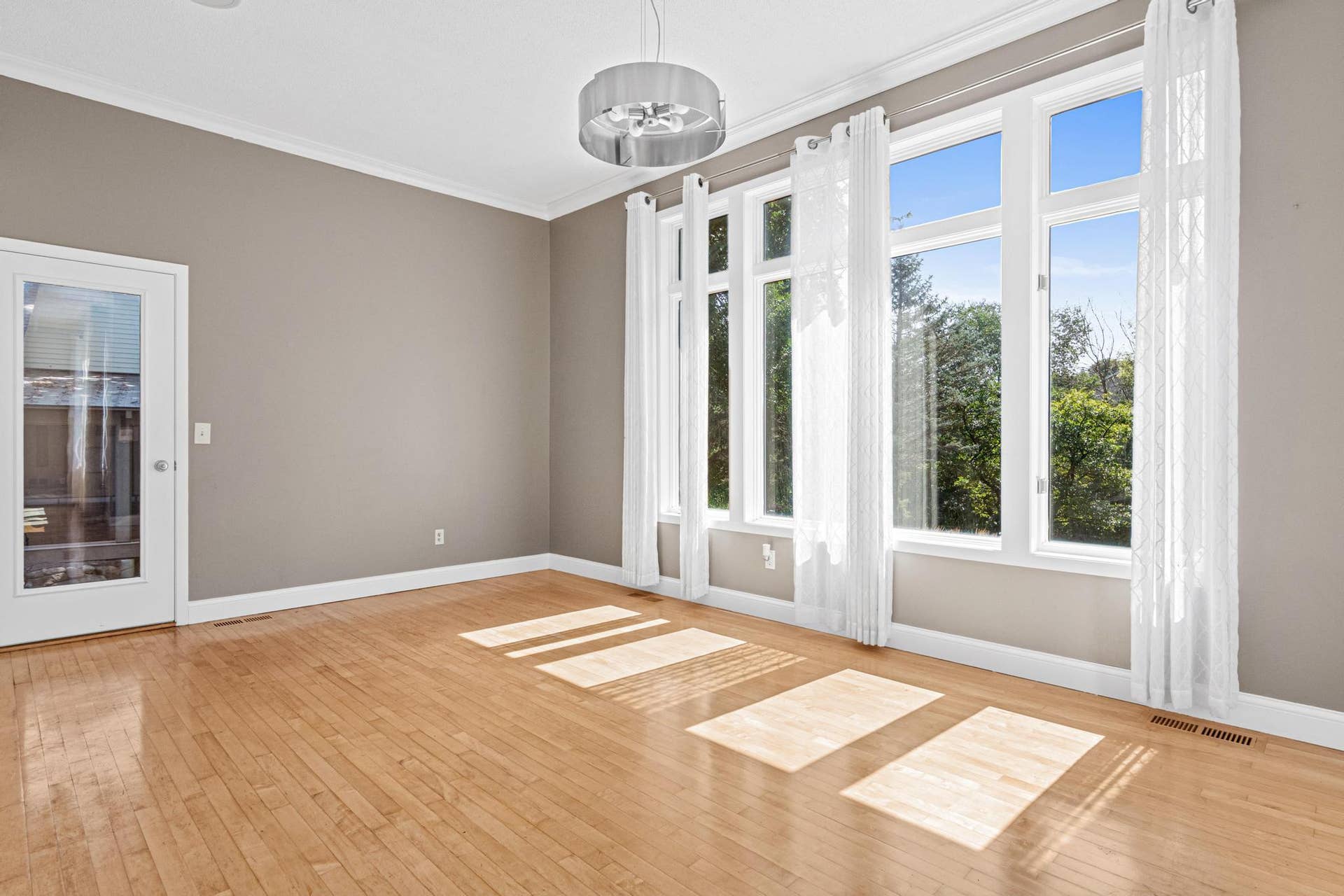 2417 87th Trail N, Brooklyn Park, MN 55443 2417 87th Trail N-7.jpg