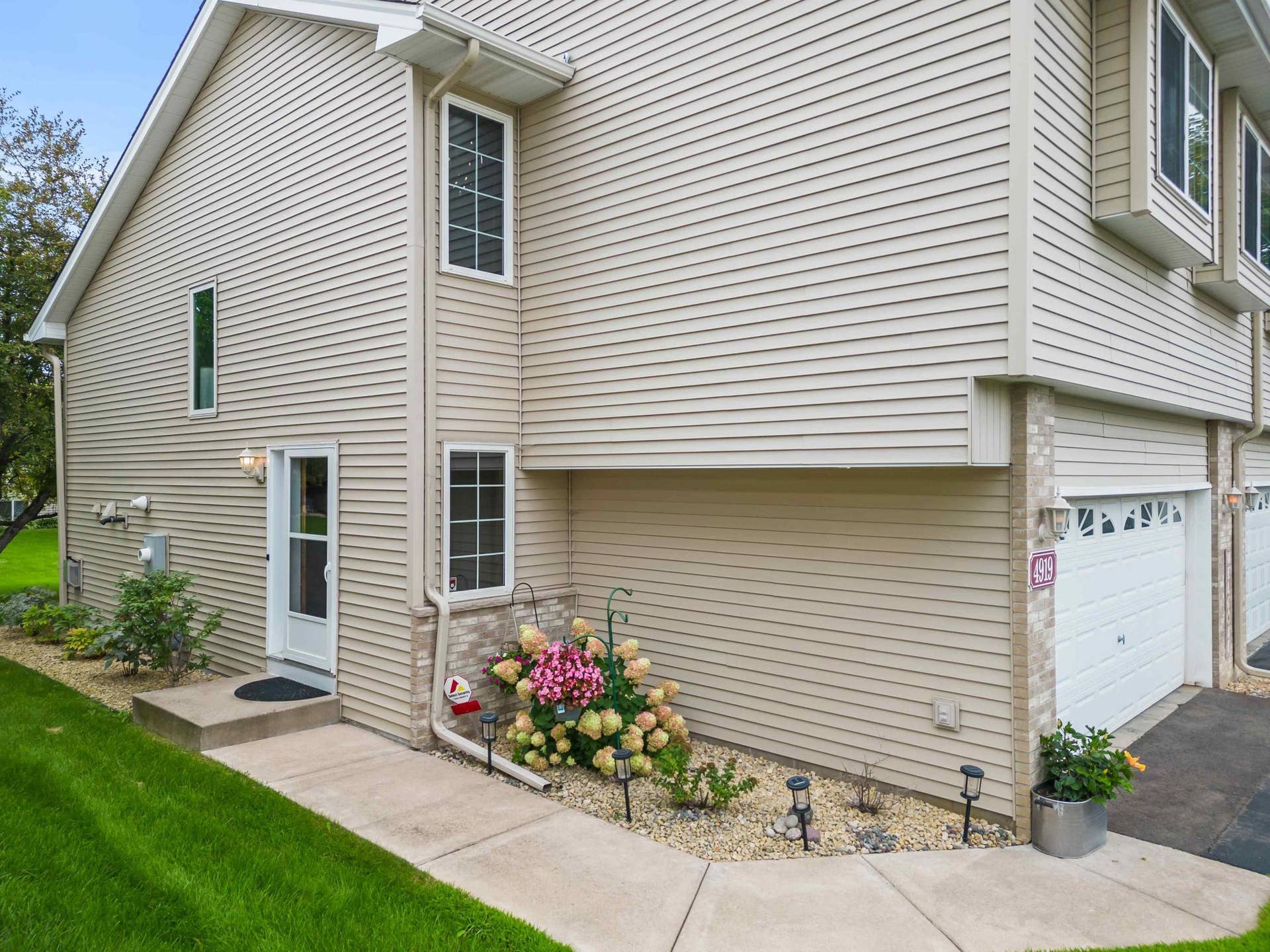 4919 132nd Way N, Hugo, MN 55038 Entrance.jpg