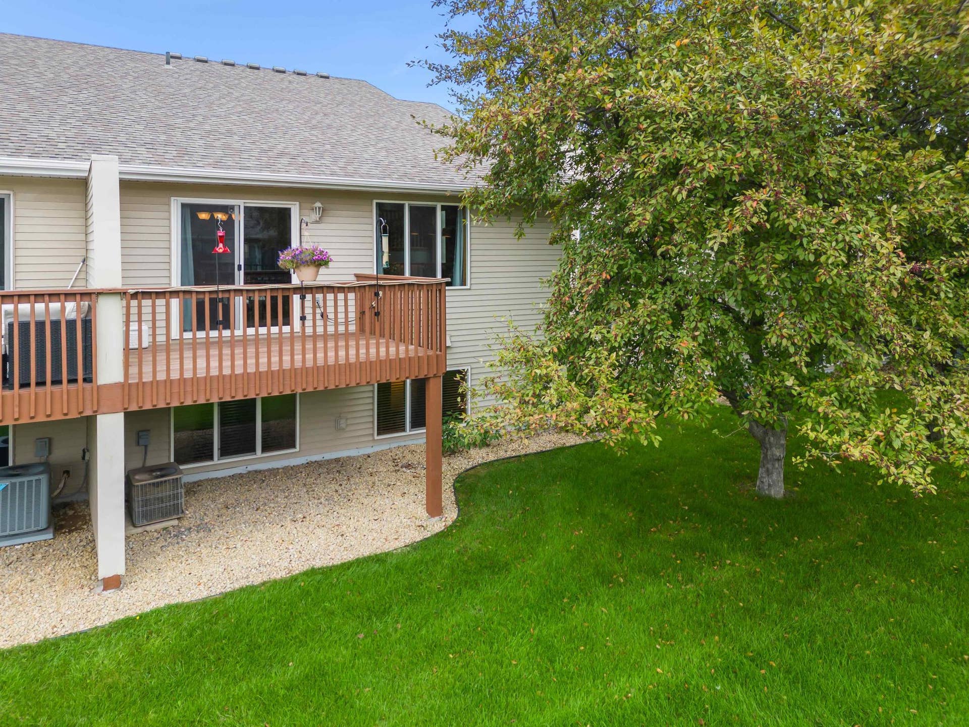 4919 132nd Way N, Hugo, MN 55038 Large, newer composite deck.jpg