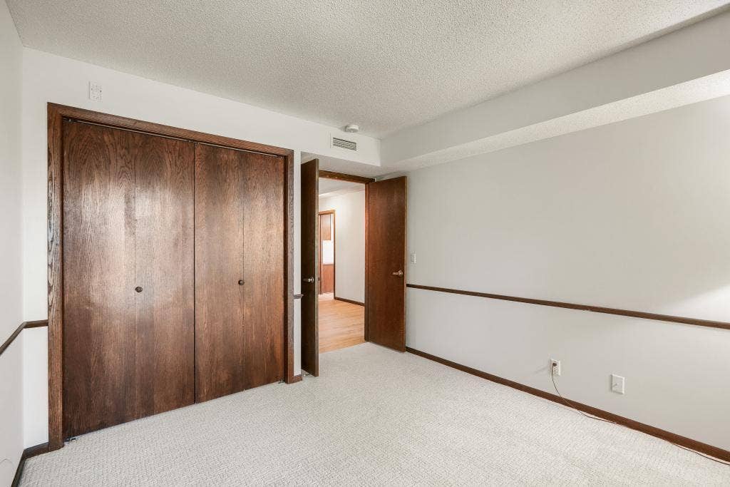 9600 Portland Avenue S, #317, Bloomington, MN 55420 2nd Bedroom