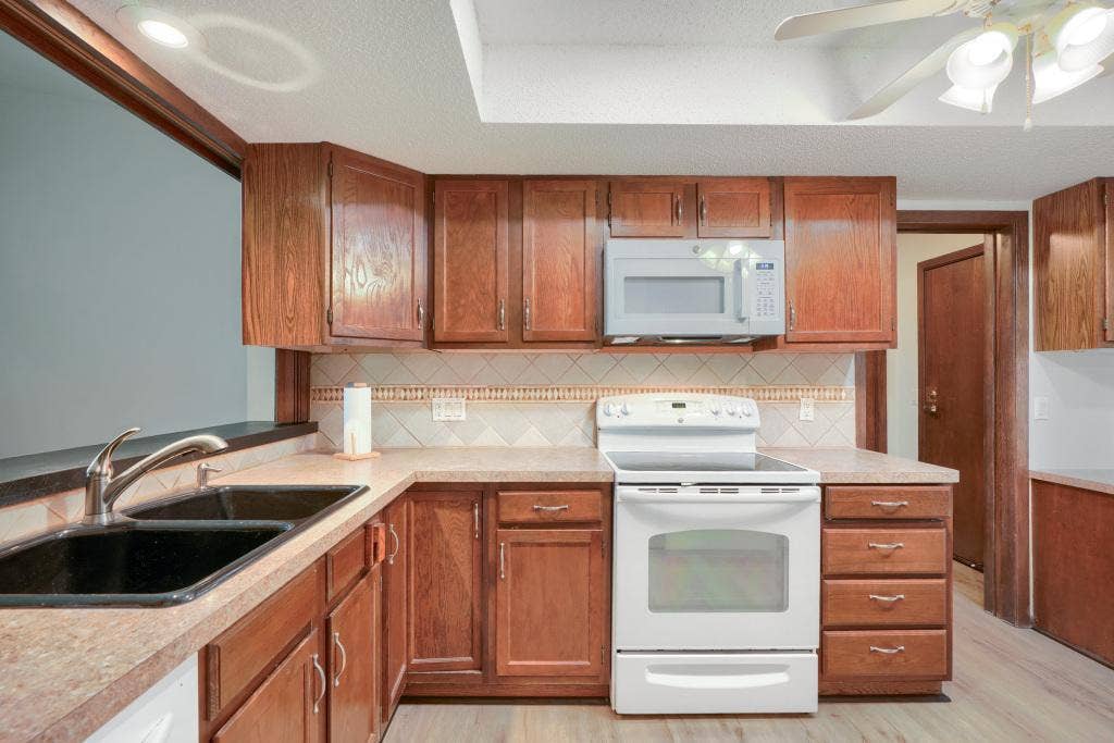 9600 Portland Avenue S, #317, Bloomington, MN 55420 Abundant cabinet and counter space in this kitchen