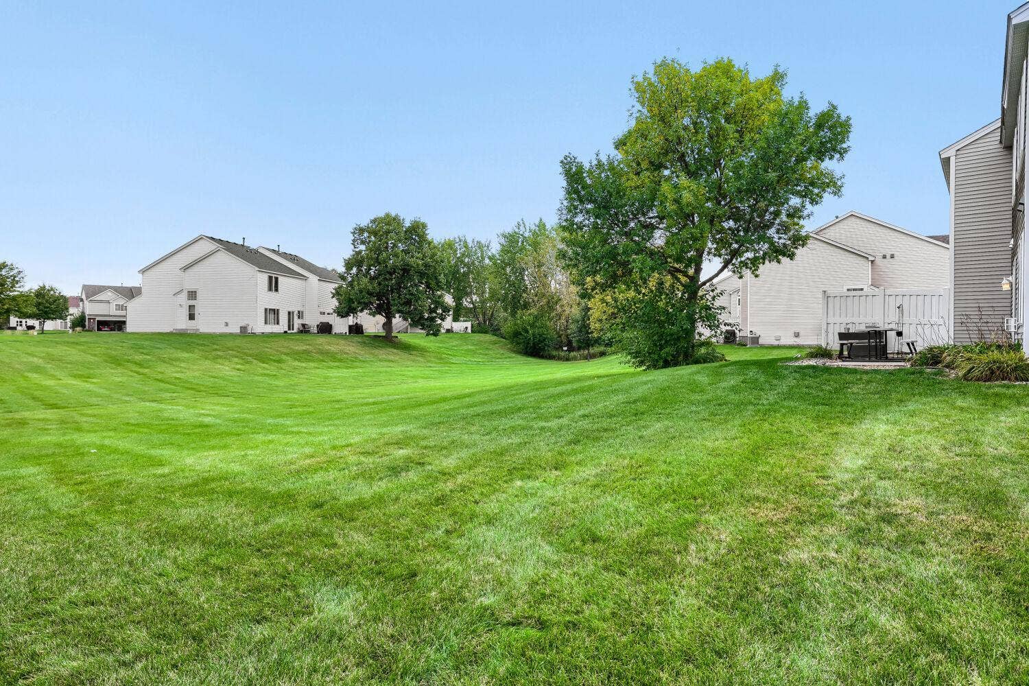 15663 Finch Avenue, Apple Valley, MN 55124 Big green area out your door.