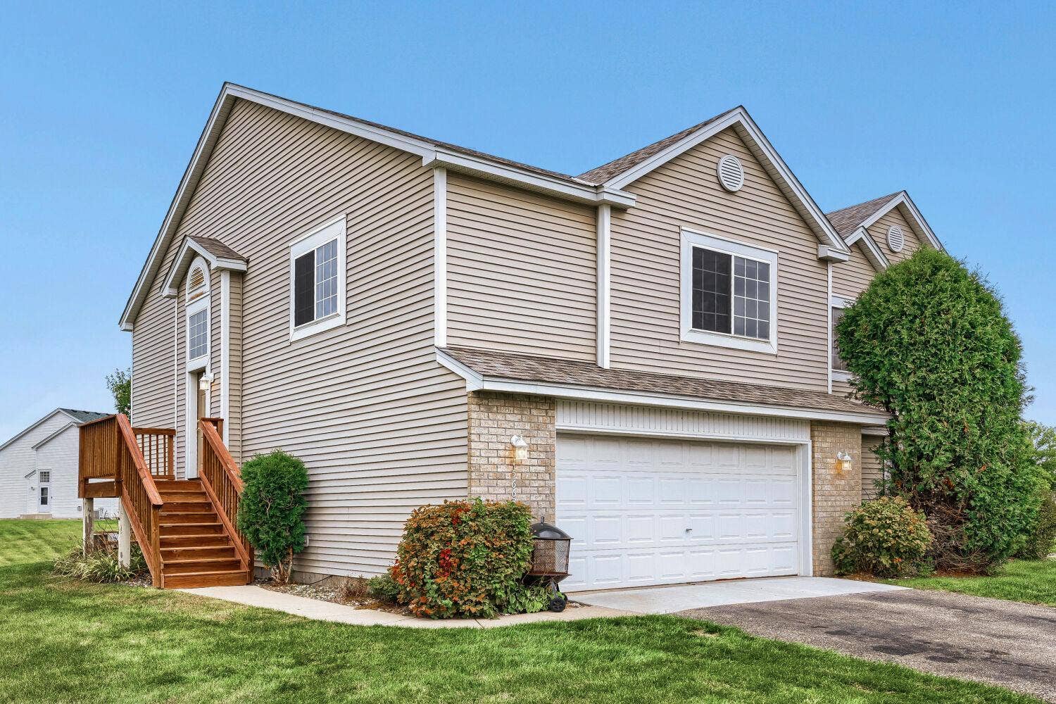 15663 Finch Avenue, Apple Valley, MN 55124 Front door is up the stairs.