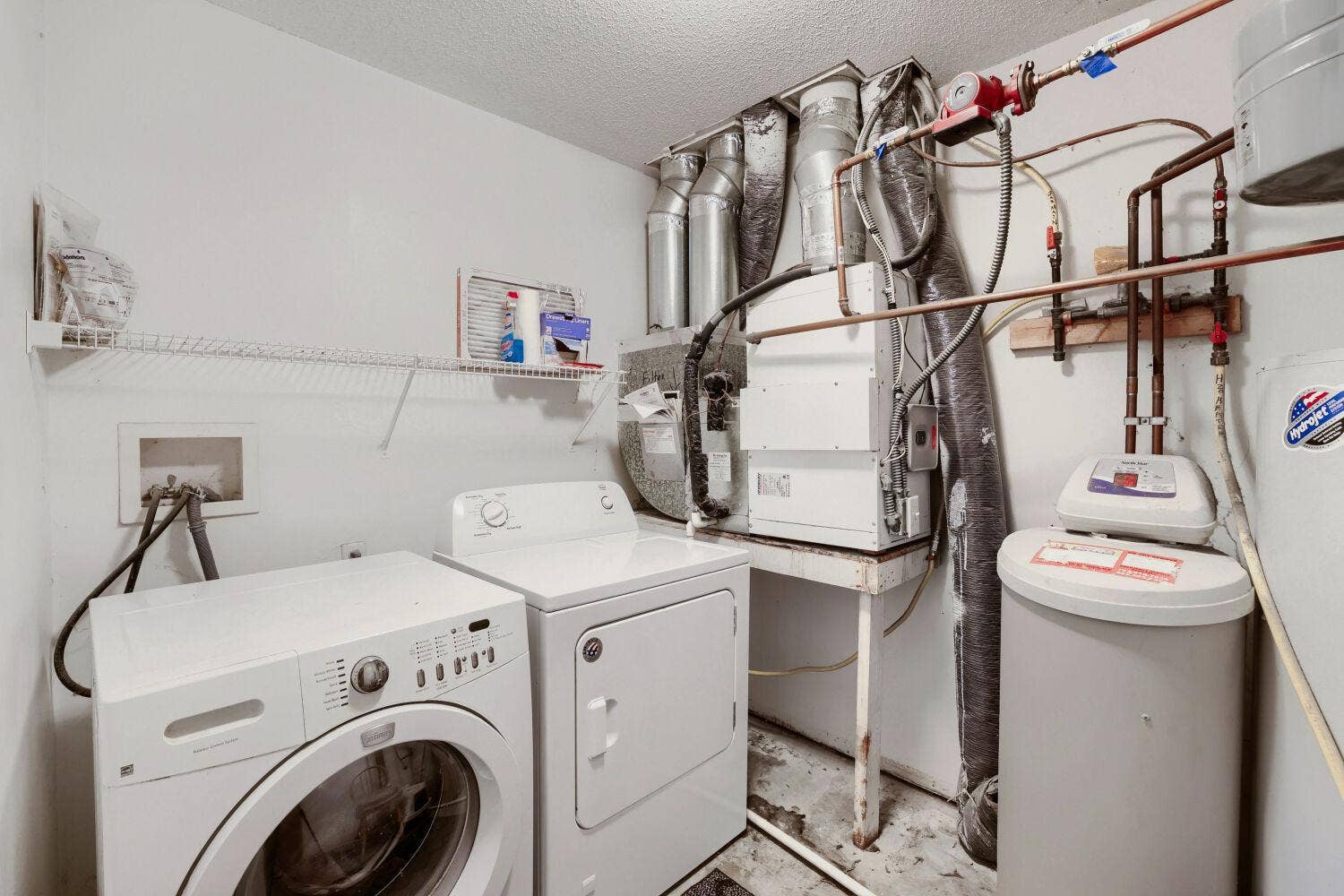15663 Finch Avenue, Apple Valley, MN 55124 Laundry and utilites