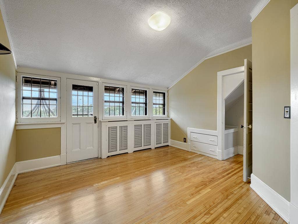 754 Linwood Avenue, 100, Saint Paul, MN 55105 39 - Bedroom.jpg