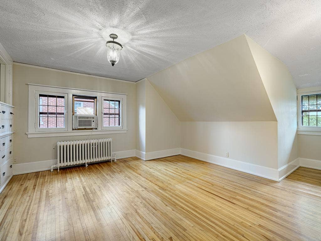 754 Linwood Avenue, 100, Saint Paul, MN 55105 38 - Bedroom.jpg
