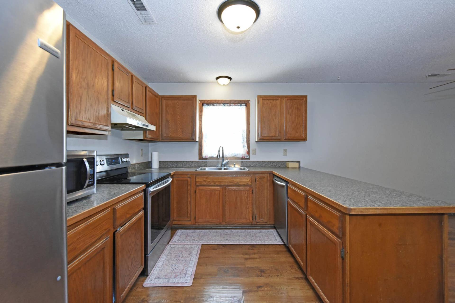 6781 Sherwood Road, Woodbury, MN 55125 6781 Sherwood 13.jpg