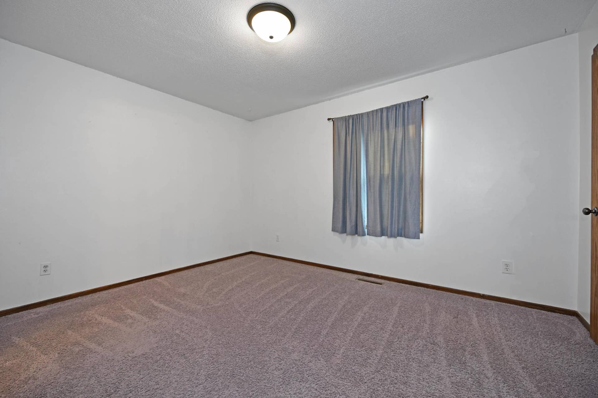 6781 Sherwood Road, Woodbury, MN 55125 6781 Sherwood 18.jpg