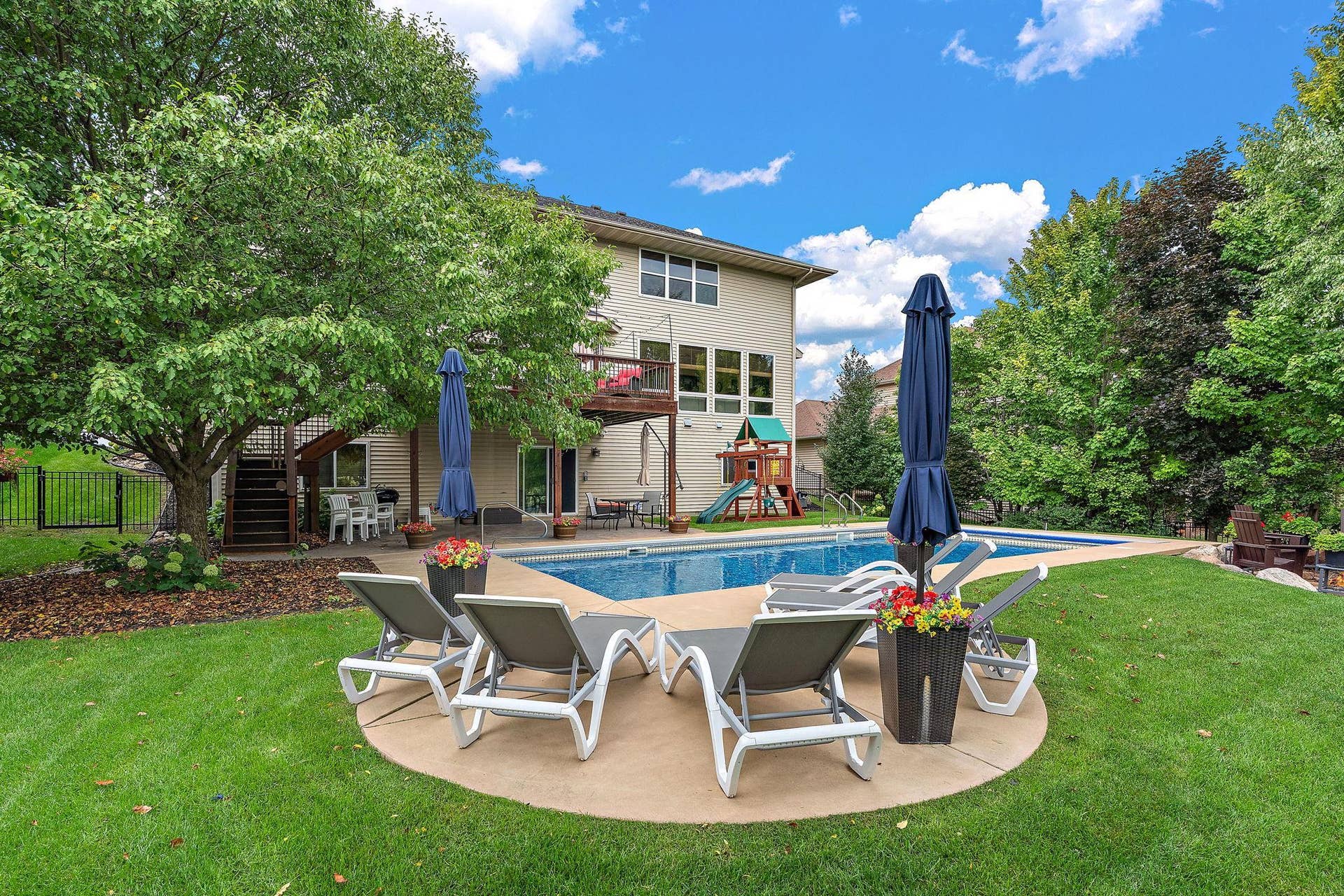 10742 Maple Boulevard, Woodbury, MN 55129 32-web-or-mls-UAV Vision Media (12).jpg