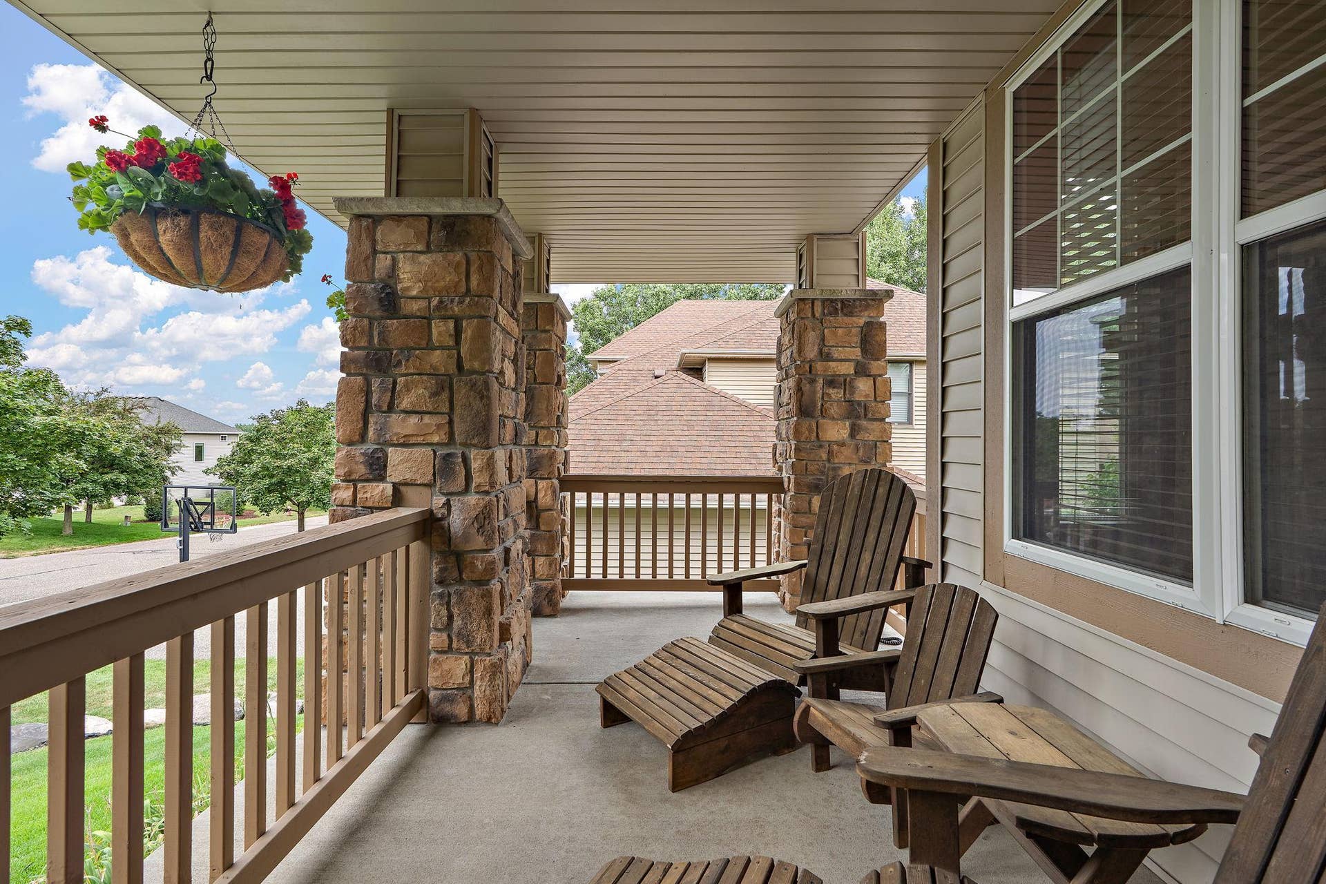 10742 Maple Boulevard, Woodbury, MN 55129 28-web-or-mls-UAV Vision Media (80).jpg