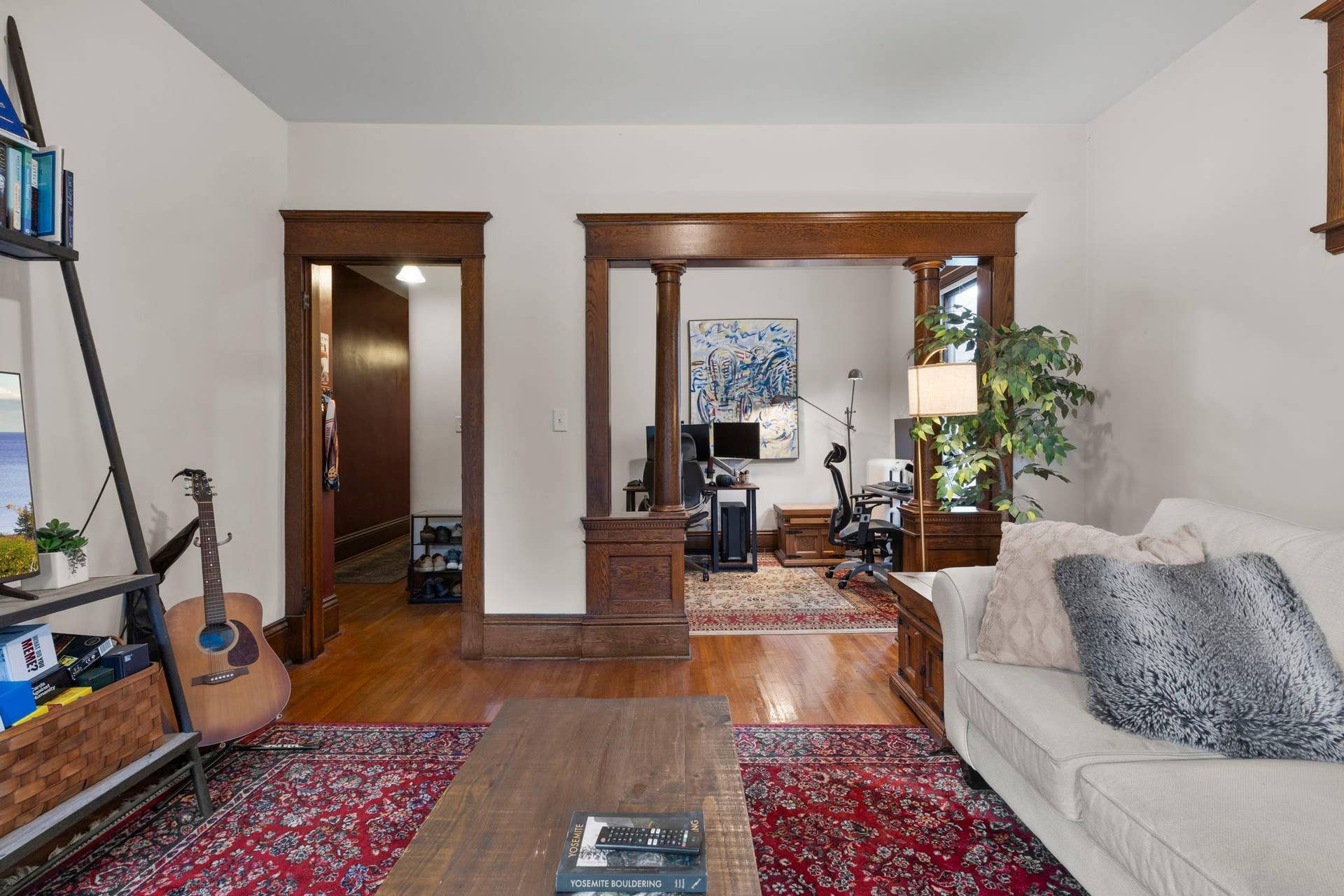 1032 Portland Avenue, 101, Saint Paul, MN 55104 Front entry and den
