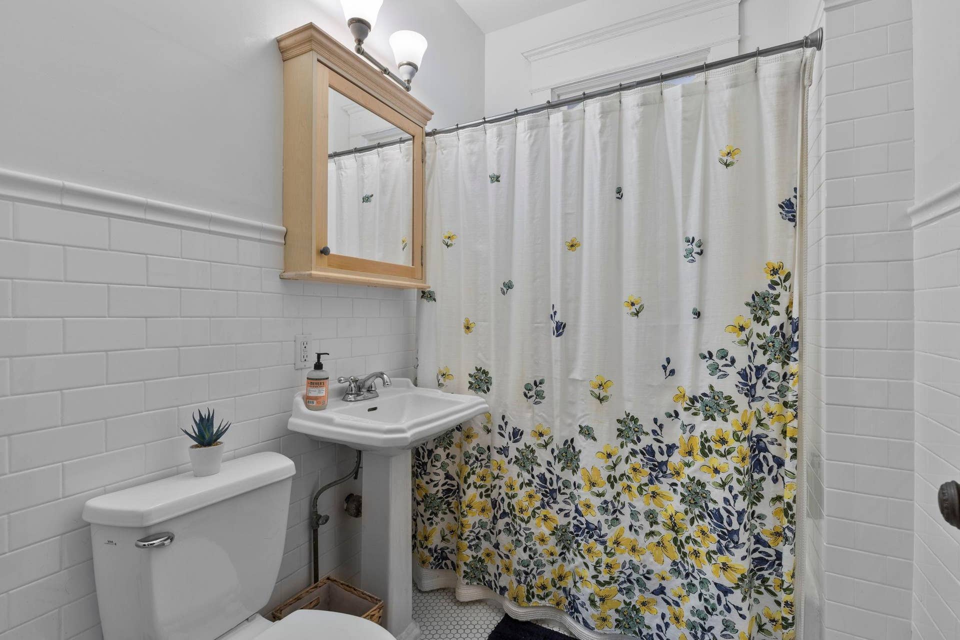 1032 Portland Avenue, 101, Saint Paul, MN 55104 1032 Portland Avenue, 101, Saint Paul, MN 55104