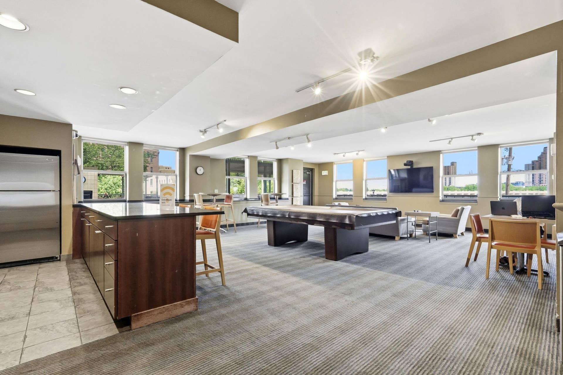 401 S 1st Street, #1103, 19, Minneapolis, MN 55401 Community Game Room