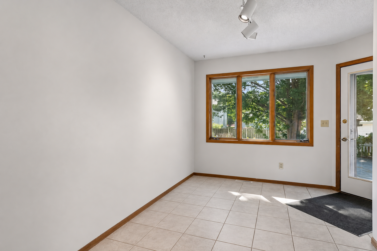 6324 Rolf Avenue, Edina, MN 55439 Dining room