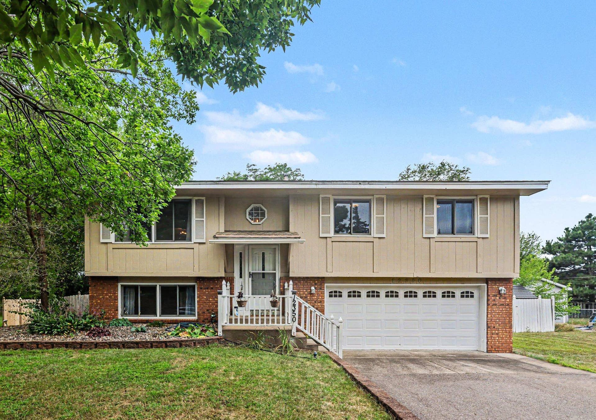 12350 Gladiola Street NW, Coon Rapids, MN 55433 002_file_1721.jpg