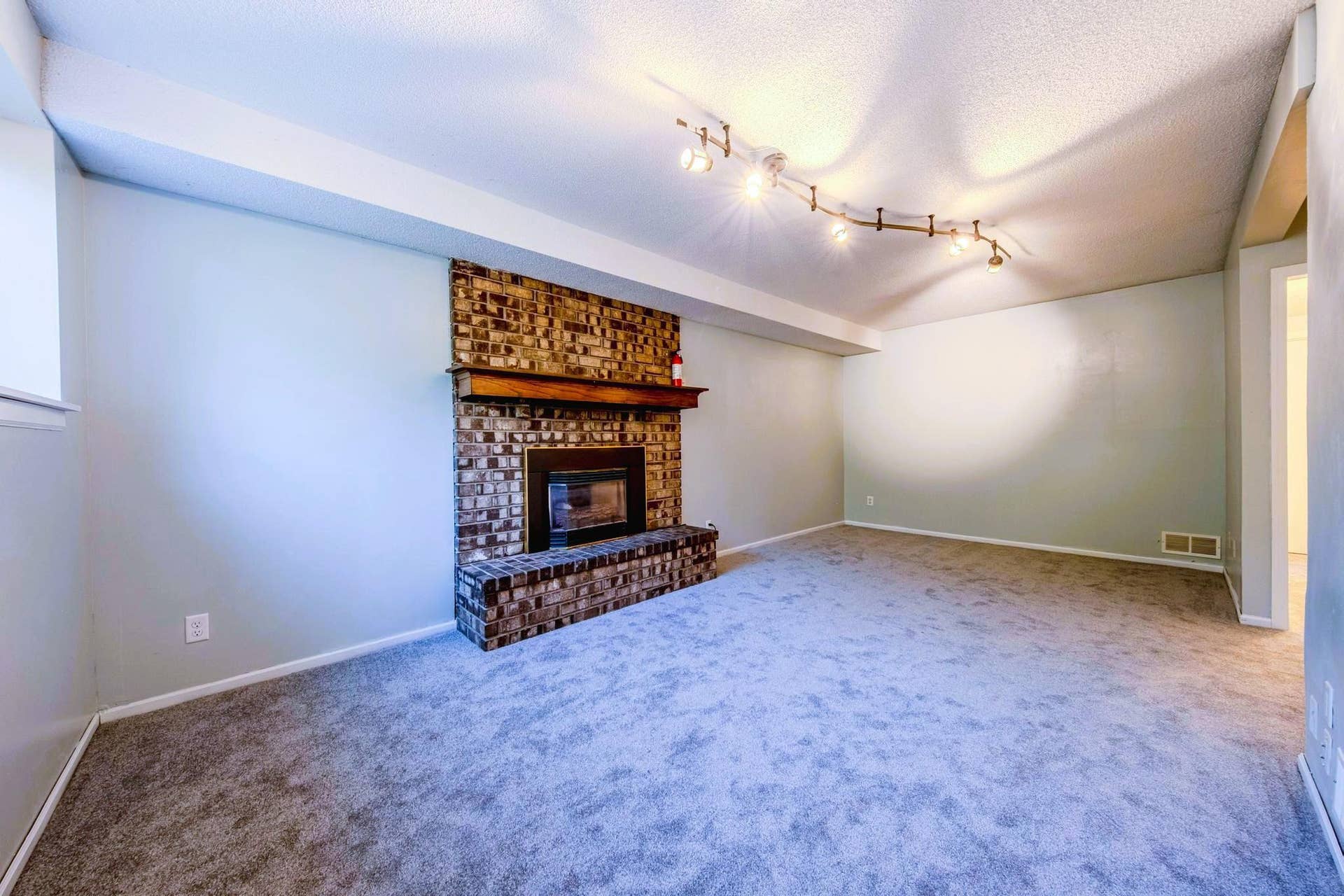 7857 Idaho Avenue N, Brooklyn Park, MN 55445 DSCF8777-HDR.jpg