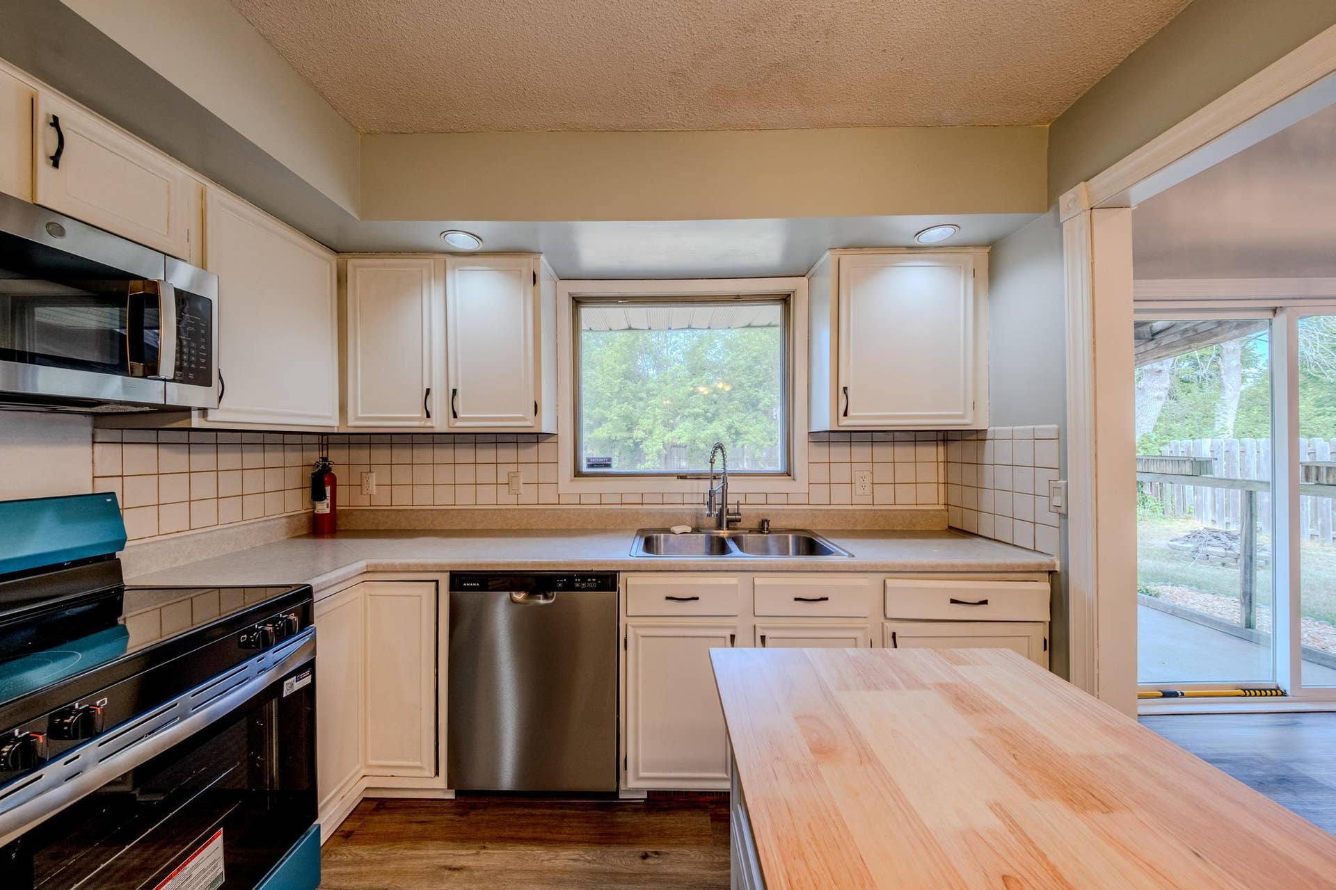 7857 Idaho Avenue N, Brooklyn Park, MN 55445 DSCF8702-HDR.jpg
