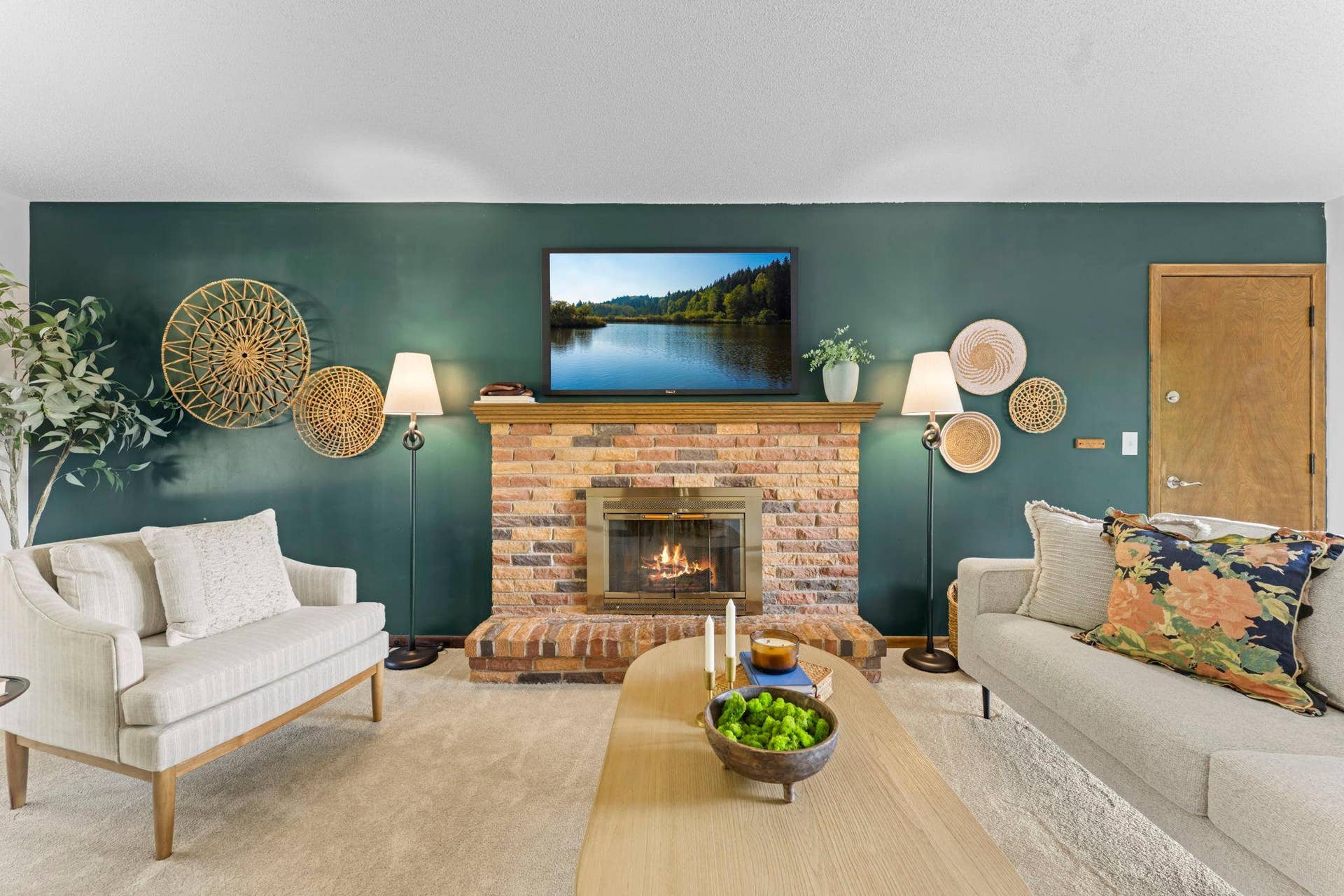 7181 Steepleview Road, Woodbury, MN 55125 The wood fireplace is waiting to be used during the long winters.