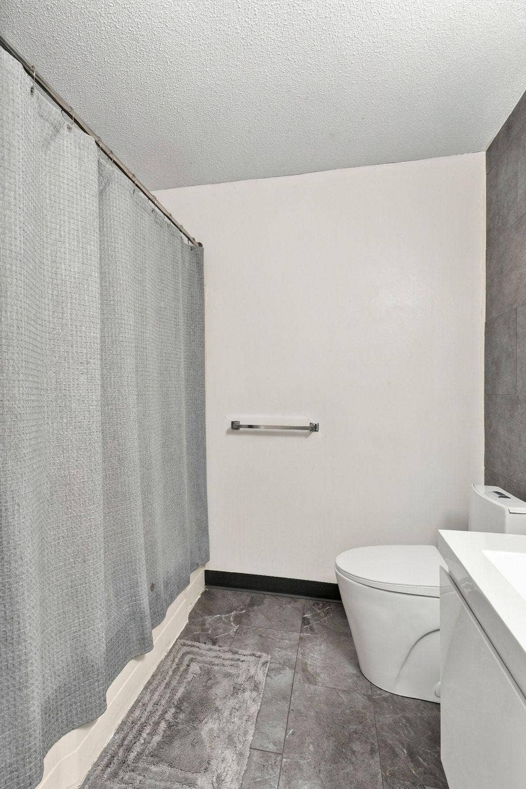 7294 Vista Court, Eden Prairie, MN 55346 7294 Vista Court, Eden Prairie, MN 55346
