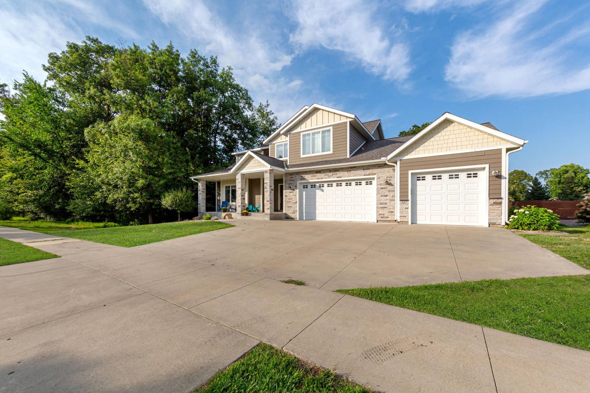 317 Oak Marsh Drive, Mankato, MN 56001 3 front.jpg
