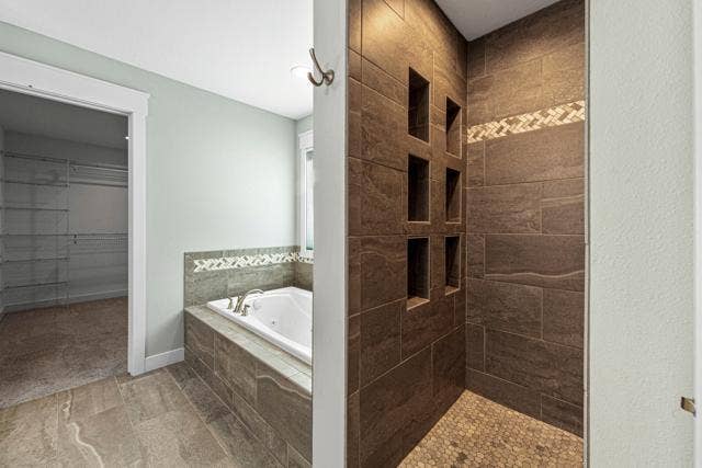317 Oak Marsh Drive, Mankato, MN 56001 48_42 main bathroom.jpg