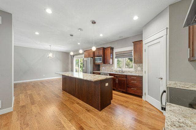 317 Oak Marsh Drive, Mankato, MN 56001 25 kitchen.jpg