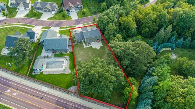 317 Oak Marsh Drive, Mankato, MN 56001 62_aerial 4 outline.jpg