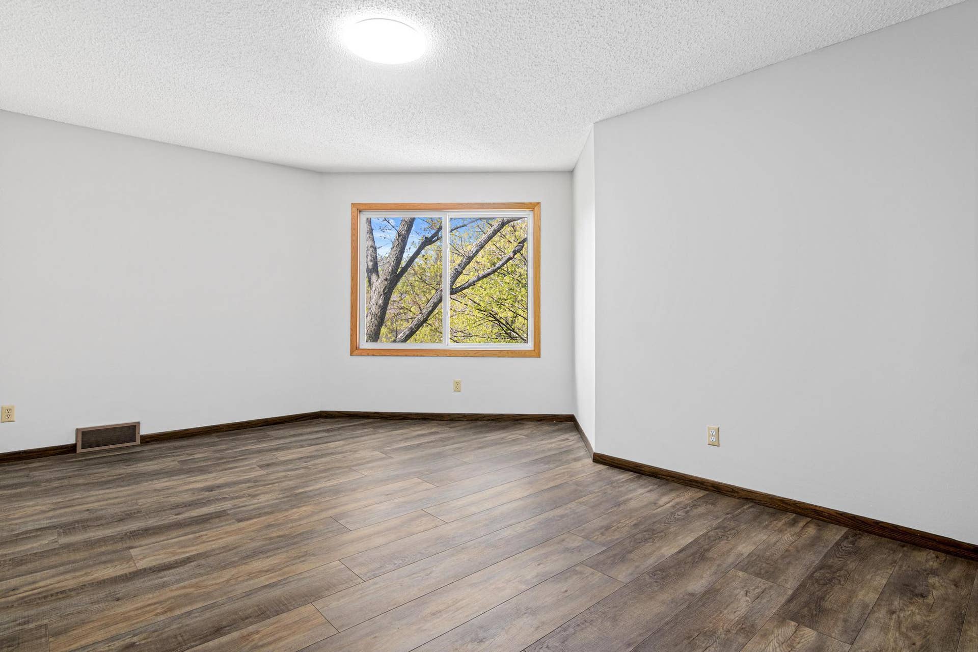 7211 Perry Court E, #0, Brooklyn Center, MN 55429 7211 Perry Ct E-13.jpg