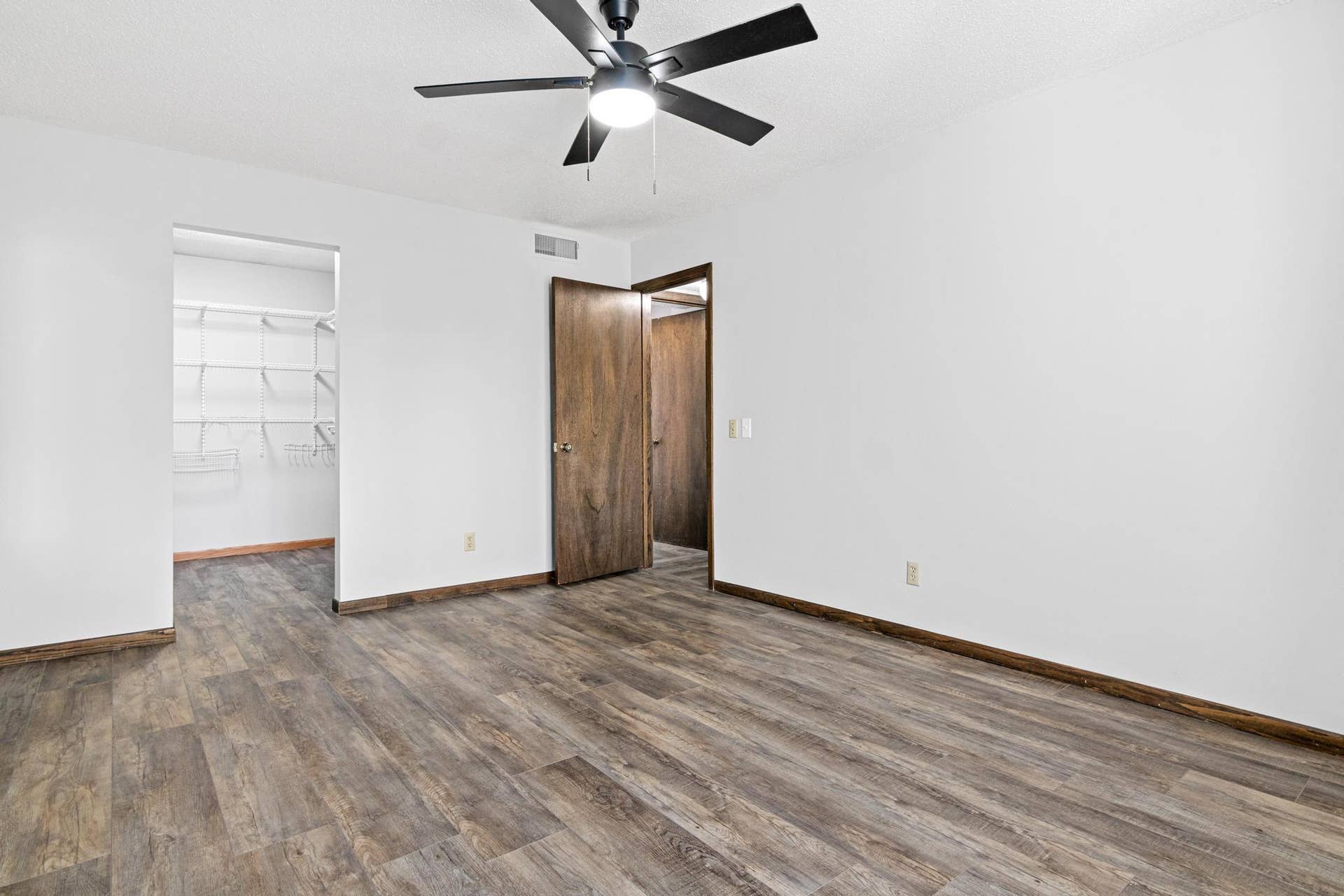 7211 Perry Court E, #0, Brooklyn Center, MN 55429 7211 Perry Ct E-12.jpg
