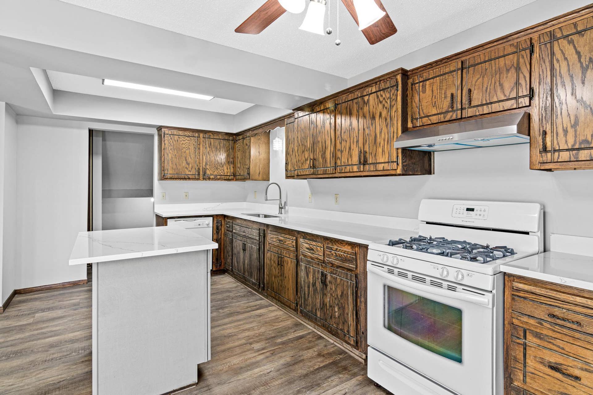 7211 Perry Court E, #0, Brooklyn Center, MN 55429 7211 Perry Ct E-5.jpg