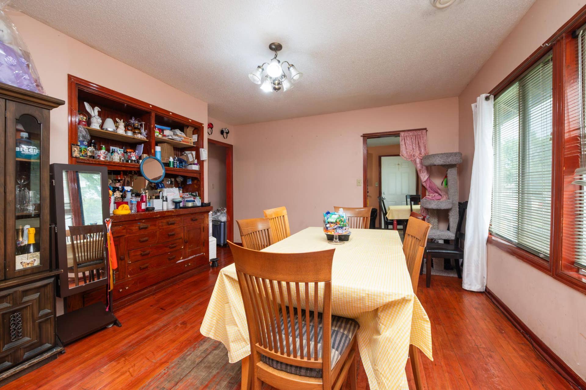 2218 4th Avenue N, 30, Minneapolis, MN 55405 topleveldining-4.jpg