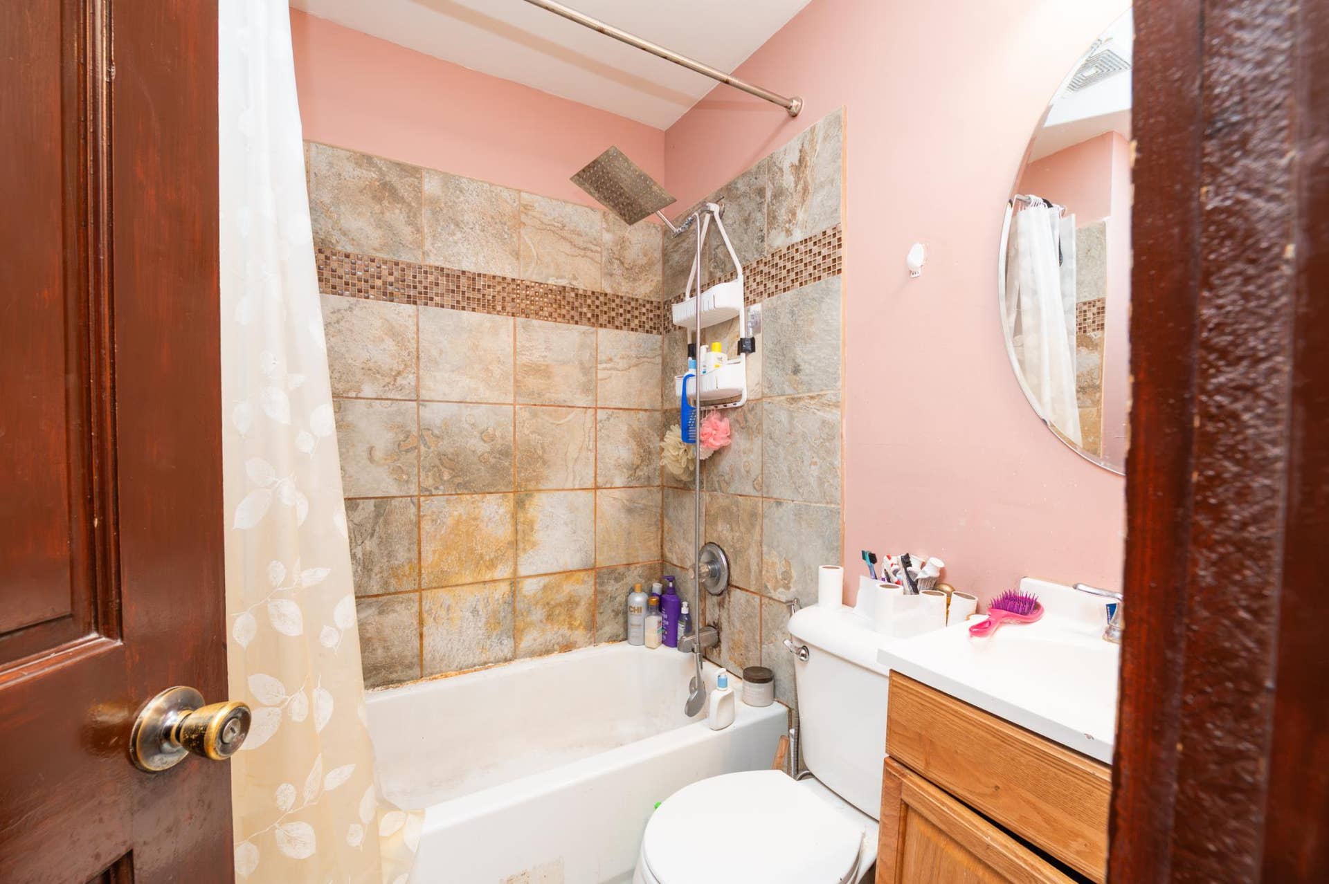 2218 4th Avenue N, 30, Minneapolis, MN 55405 mainlevelbath-18.jpg