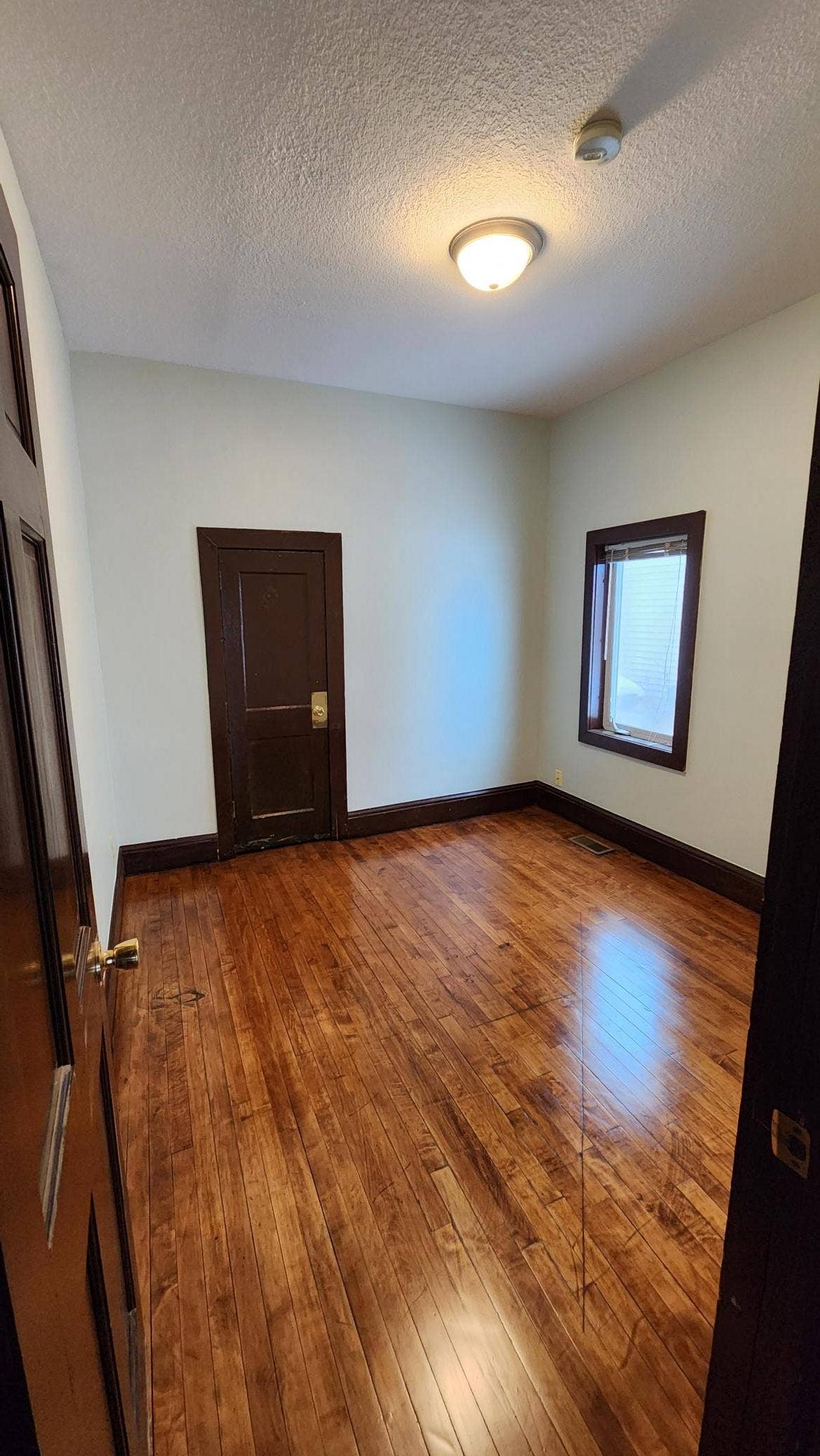 2218 4th Avenue N, 30, Minneapolis, MN 55405 20251214_152821.jpg