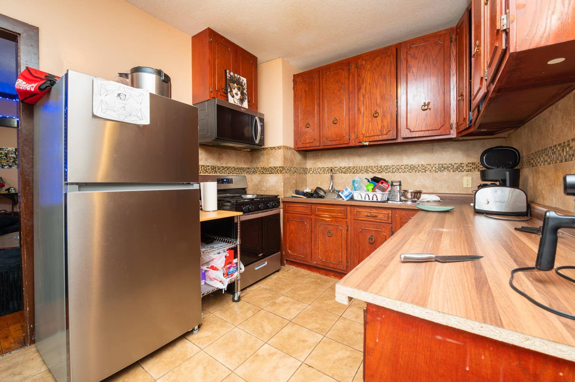 2218 4th Avenue N, 30, Minneapolis, MN 55405 mainlevelkitchen-16.jpg