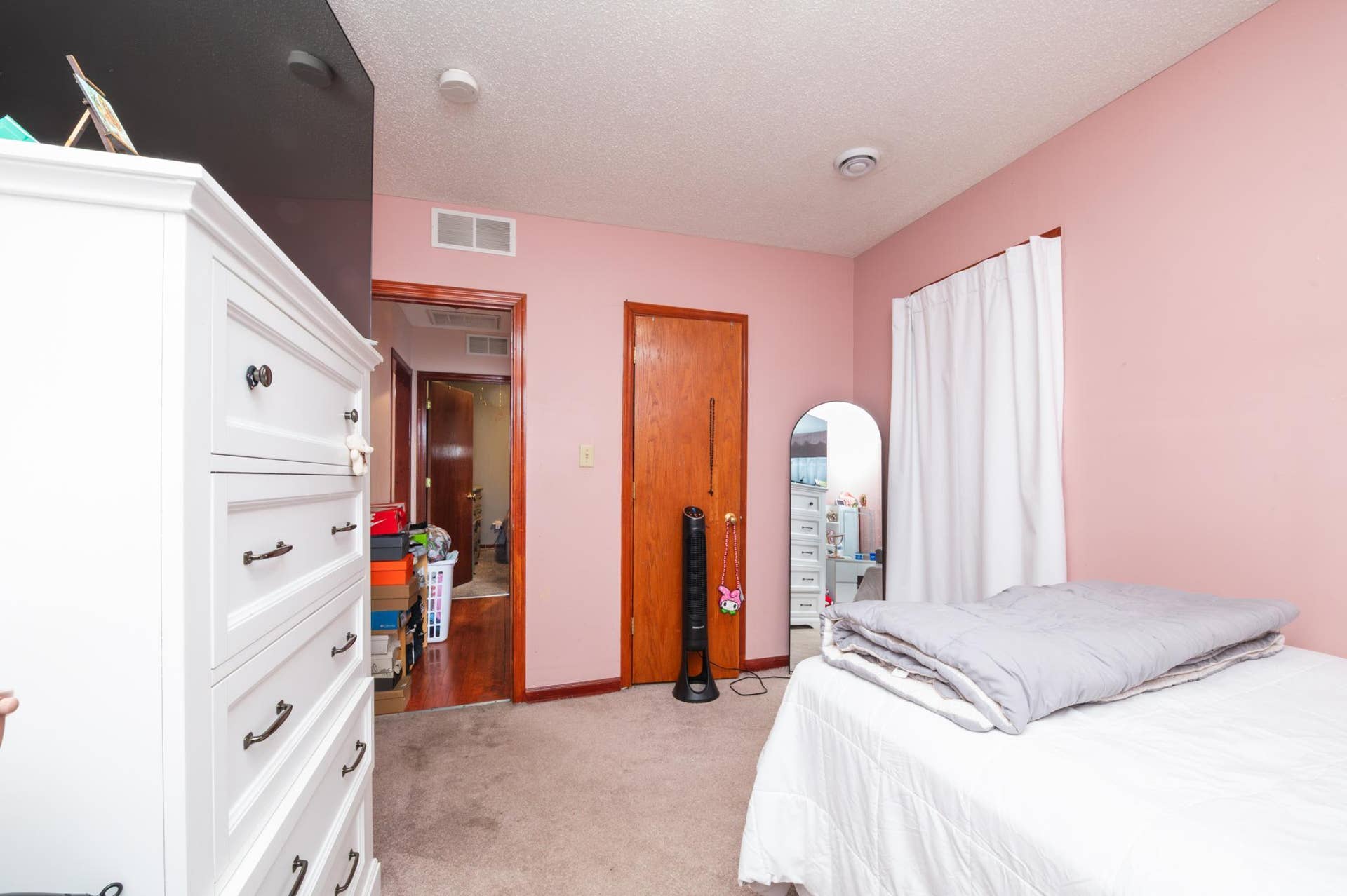 2218 4th Avenue N, 30, Minneapolis, MN 55405 toplevel2ndbedroom-9.jpg