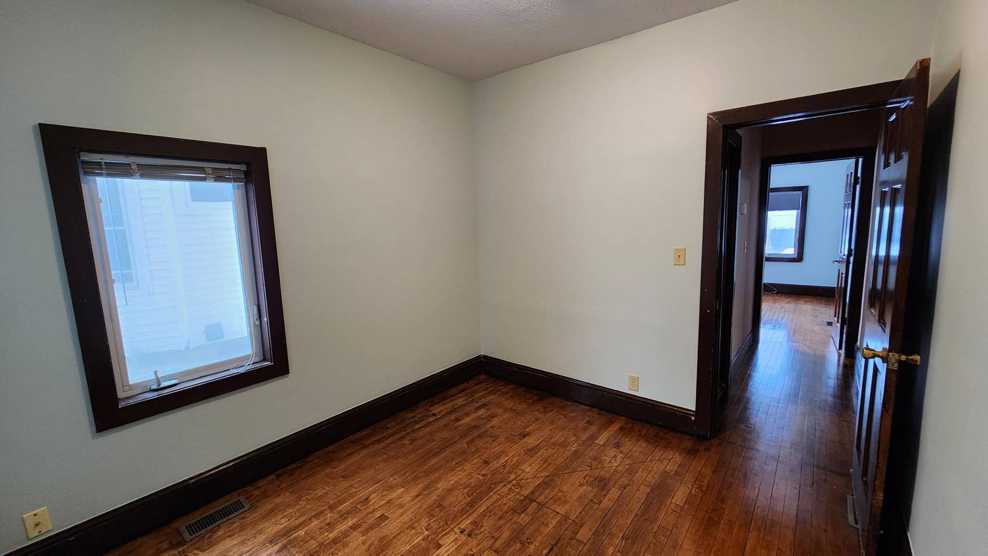 2218 4th Avenue N, 30, Minneapolis, MN 55405 20251214_152852.jpg
