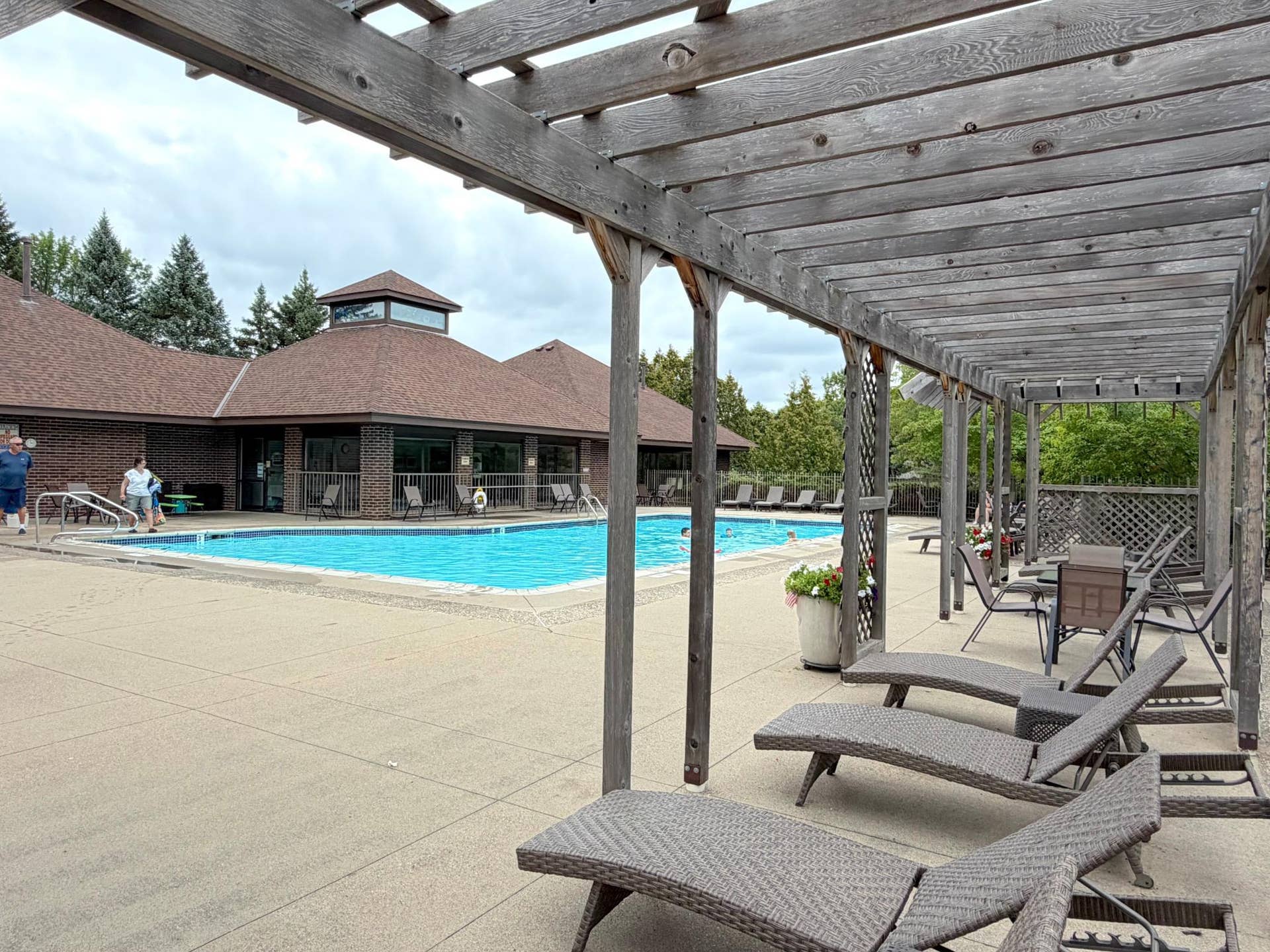 7063 Oak Pointe Curve, Bloomington, MN 55438 Plus and incredible Rec Center.jpeg