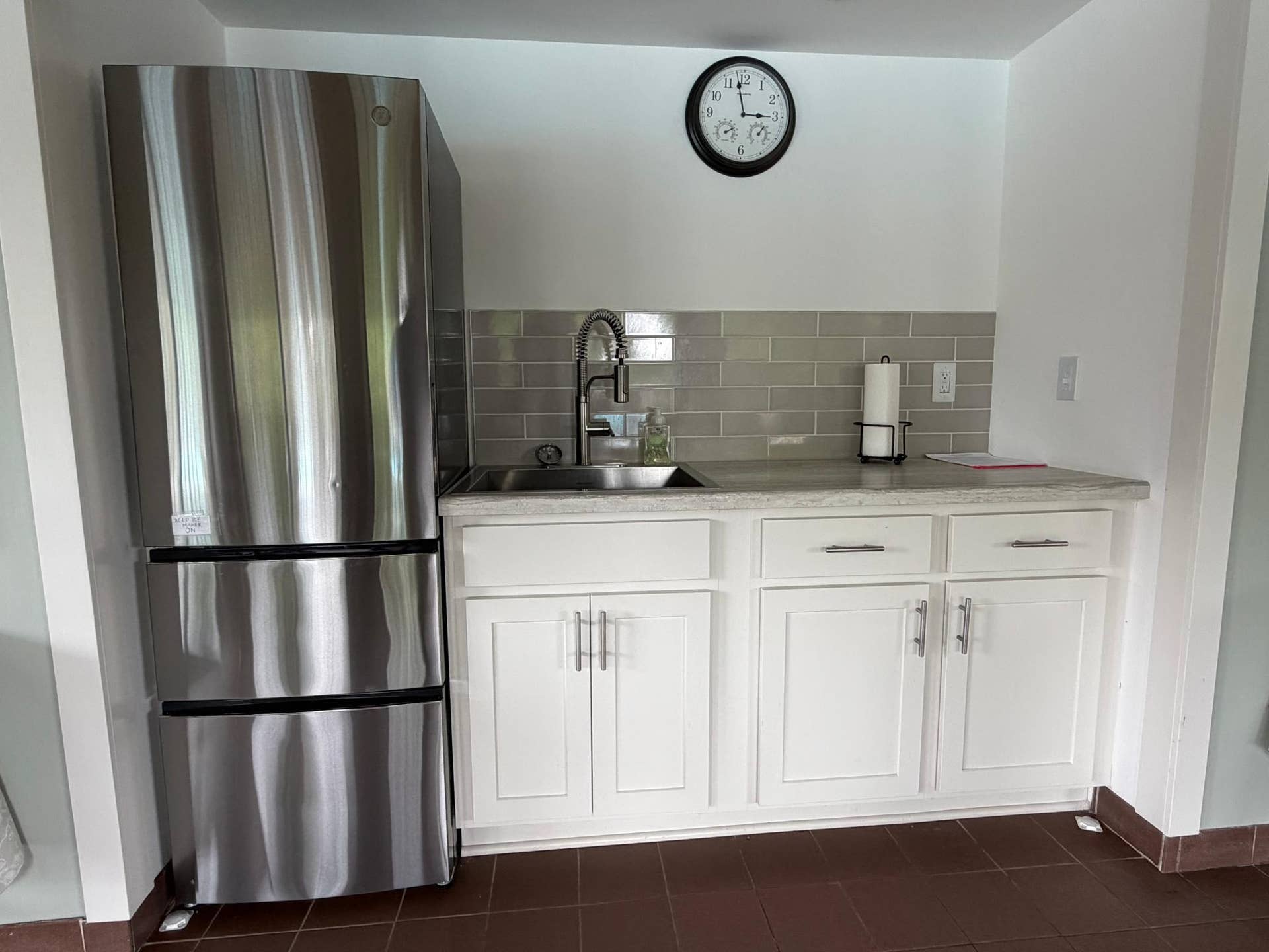 7063 Oak Pointe Curve, Bloomington, MN 55438 Party room Kitchenette.jpeg