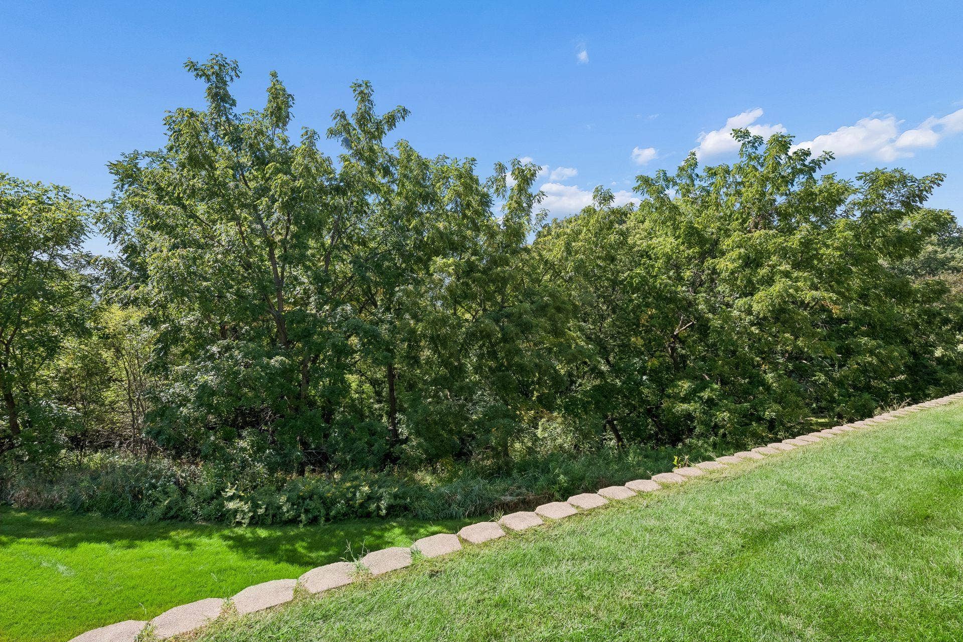 7063 Oak Pointe Curve, Bloomington, MN 55438 7063 Oak Pointe Curve, Bloomington, MN 55438
