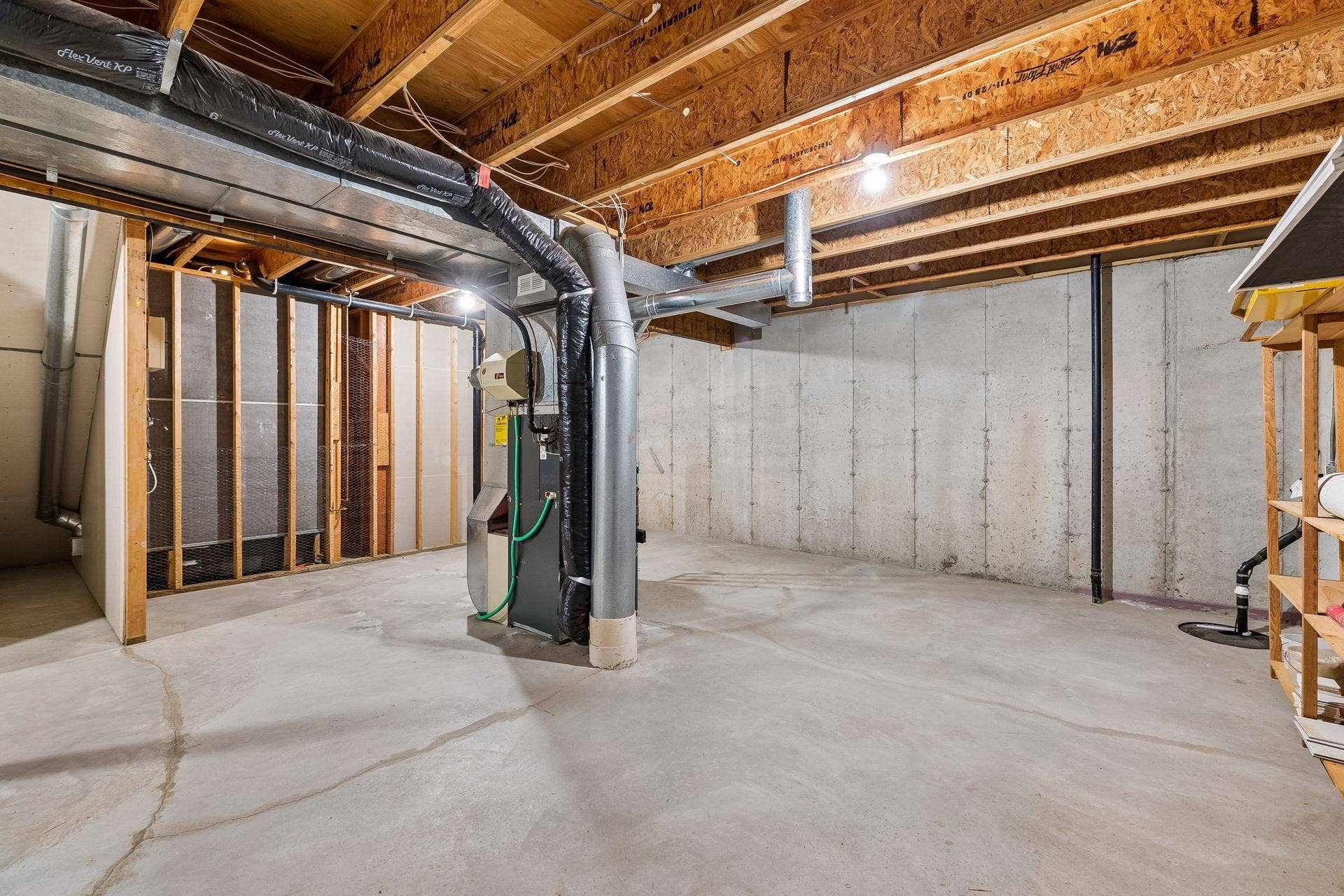 7063 Oak Pointe Curve, Bloomington, MN 55438 All mechanicals have been recently updated