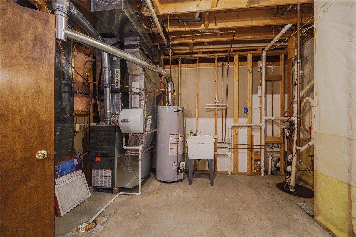 1060 Dennis Street S, Maplewood, MN 55119 61-Utility Room.jpg