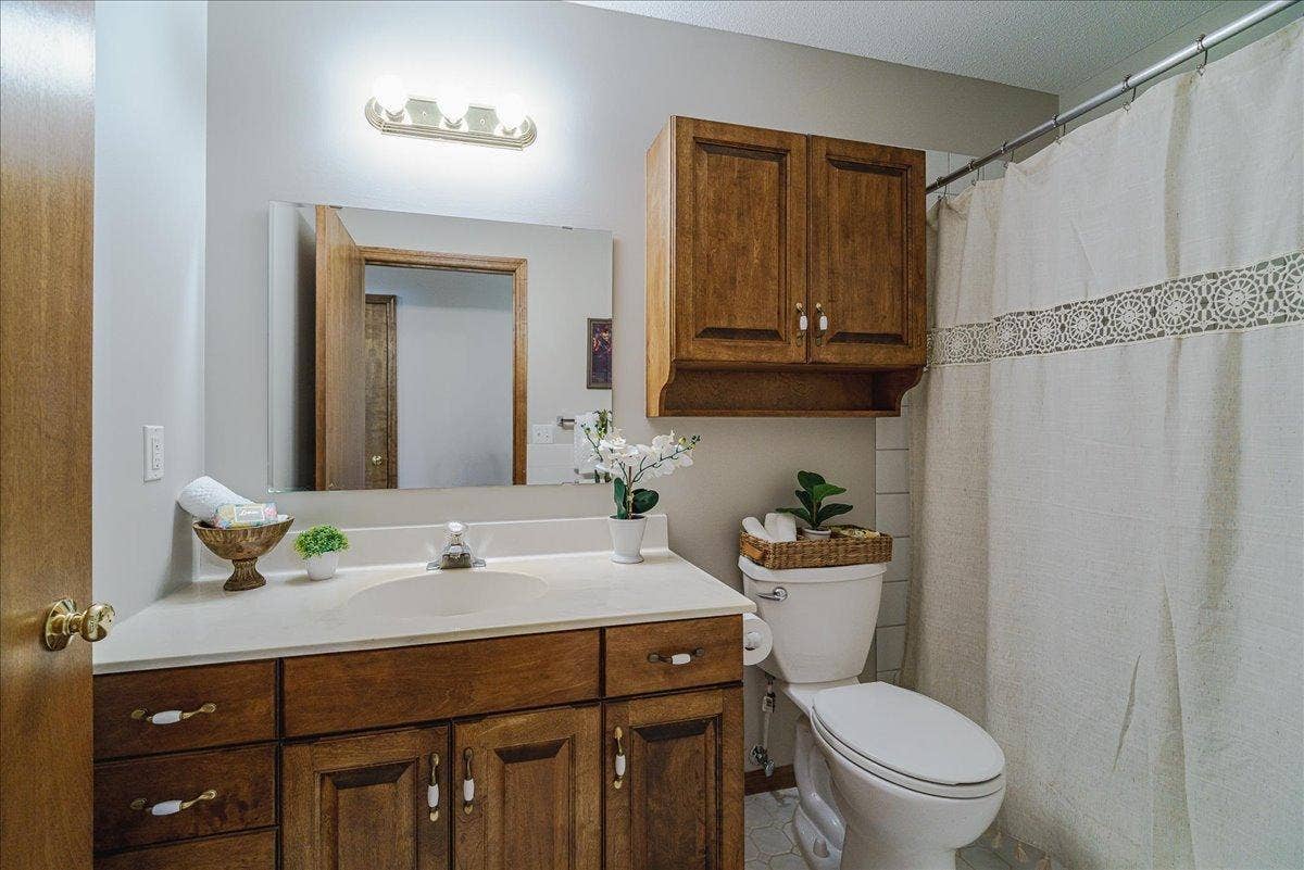 1060 Dennis Street S, Maplewood, MN 55119 29-Bathroom.jpg