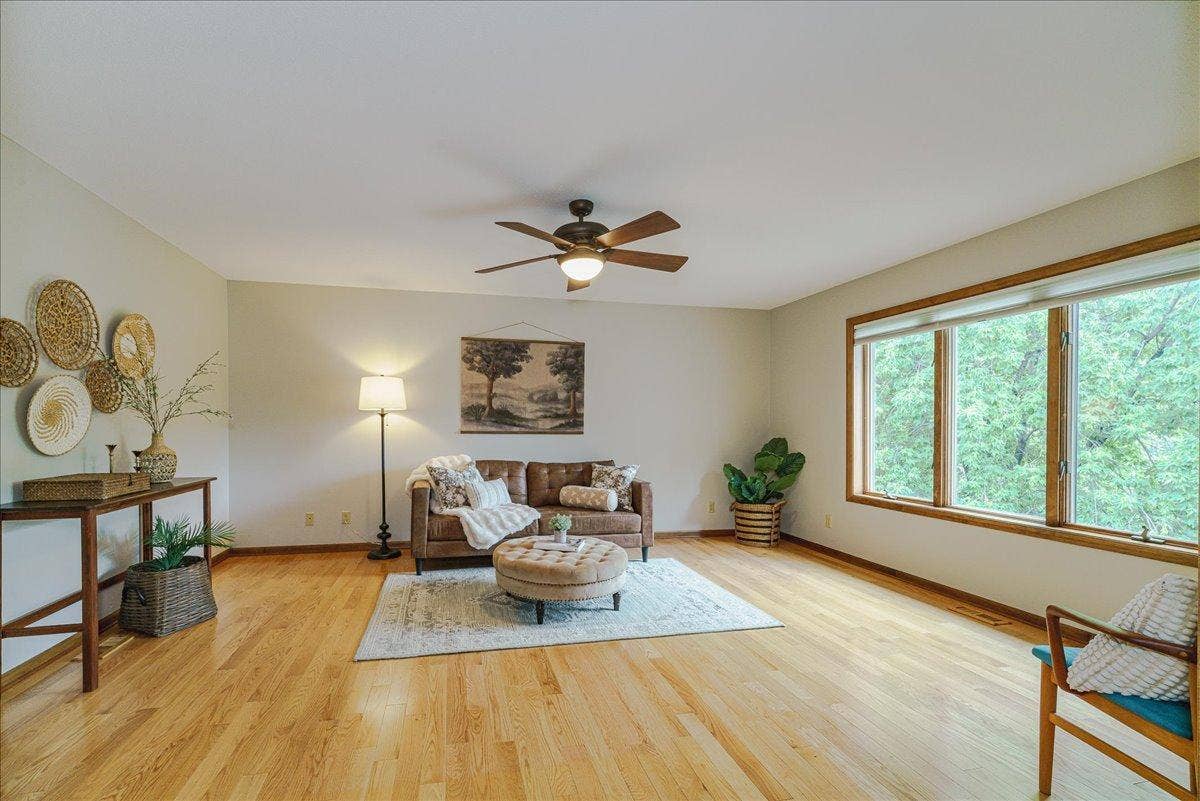 1060 Dennis Street S, Maplewood, MN 55119 15-Living Room.jpg